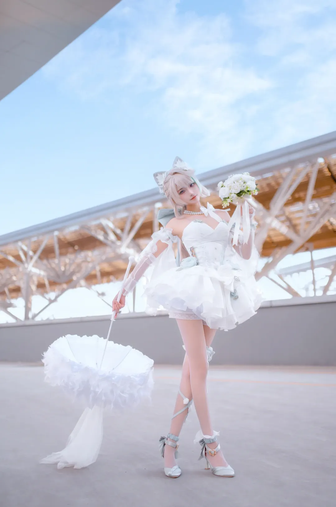 【Lynette Cosplay】Genshin Impact Angel Garden Cosplay: Airy Moments in Convention Light - Image 2