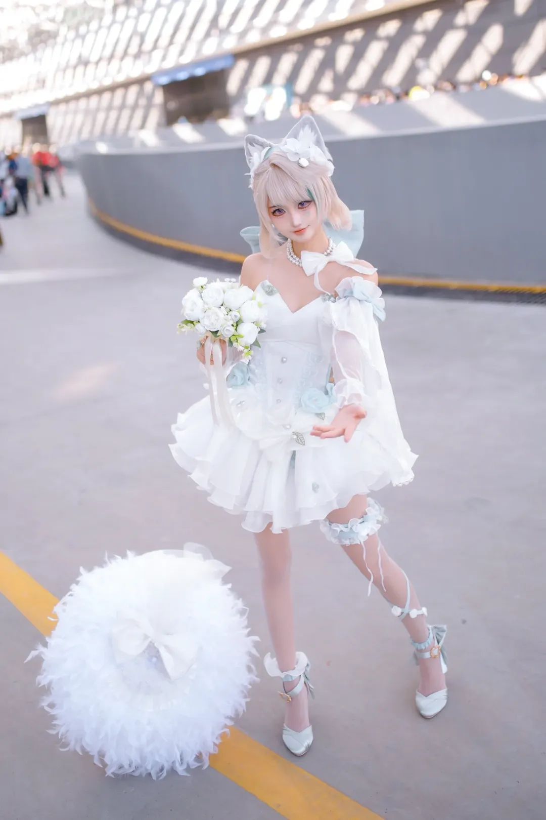 【Lynette Cosplay】Genshin Impact Angel Garden Cosplay: Airy Moments in Convention Light - Image 3