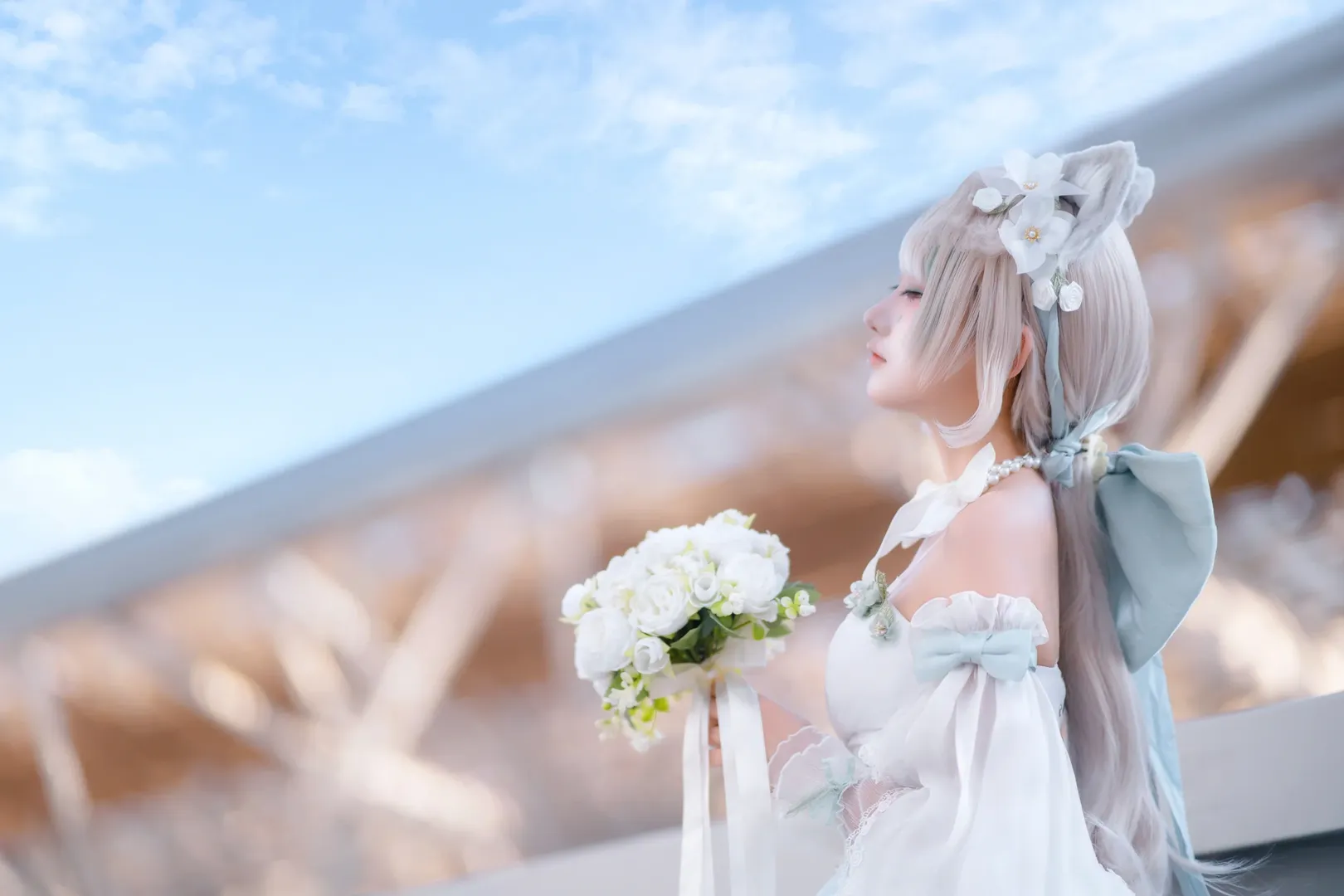【Lynette Cosplay】Genshin Impact Angel Garden Cosplay: Airy Moments in Convention Light - Image 8