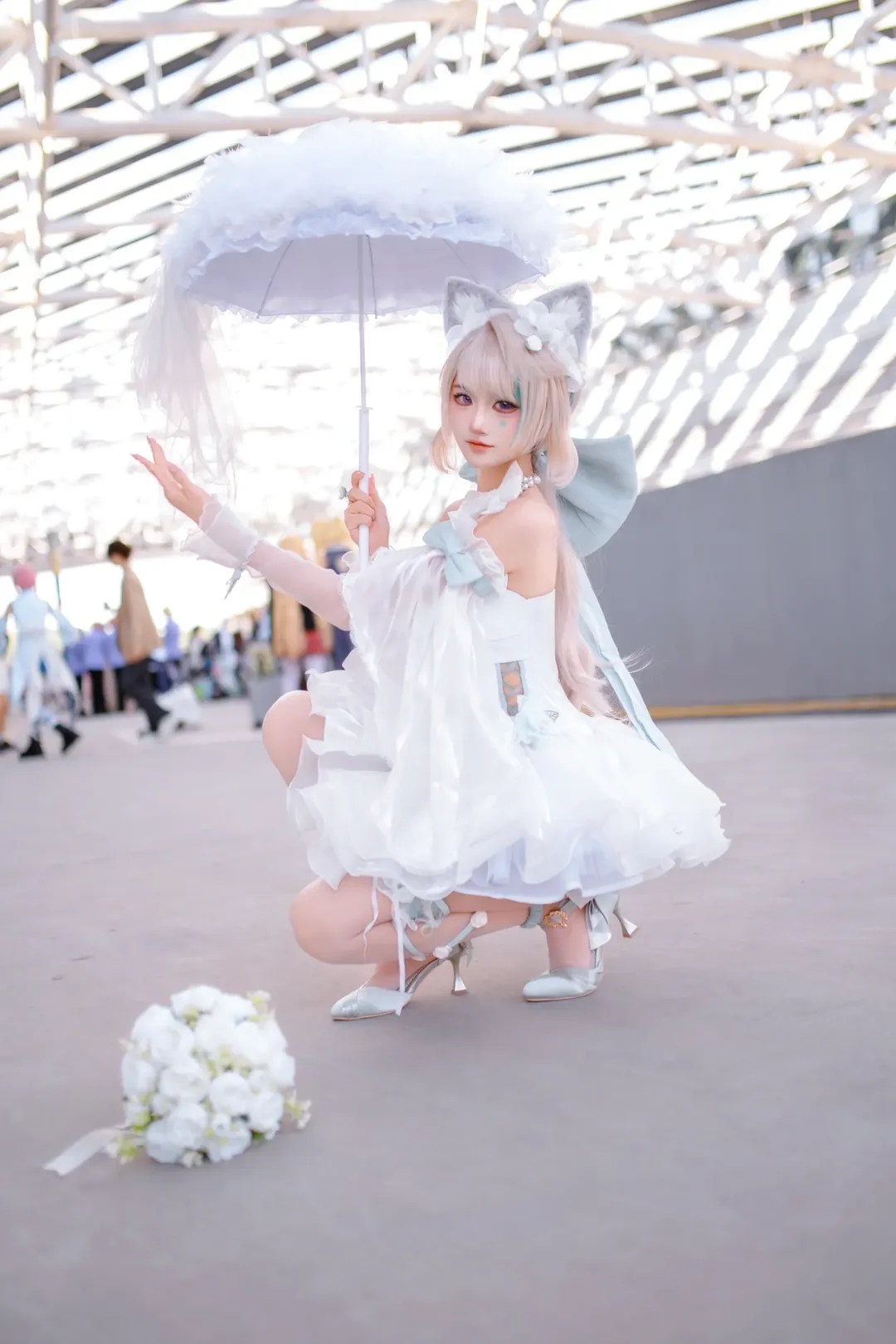 【Lynette Cosplay】Genshin Impact Angel Garden Cosplay: Airy Moments in Convention Light - Image 9