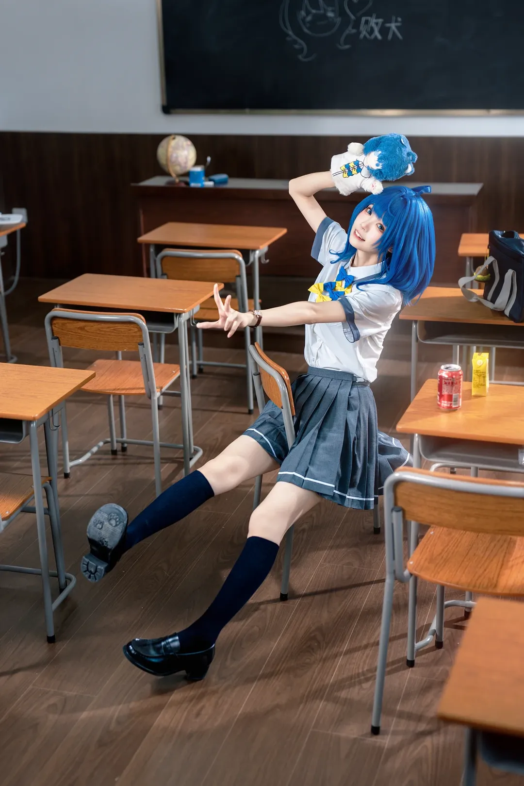 【八奈见杏菜cos】败犬女主太多，课桌上也要叼着面包的快乐 - 第 3 张