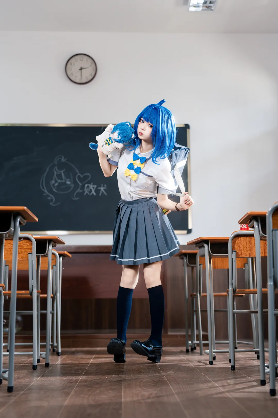 【八奈见杏菜cos】败犬女主太多，课桌上也要叼着面包的快乐 - 第 6 张