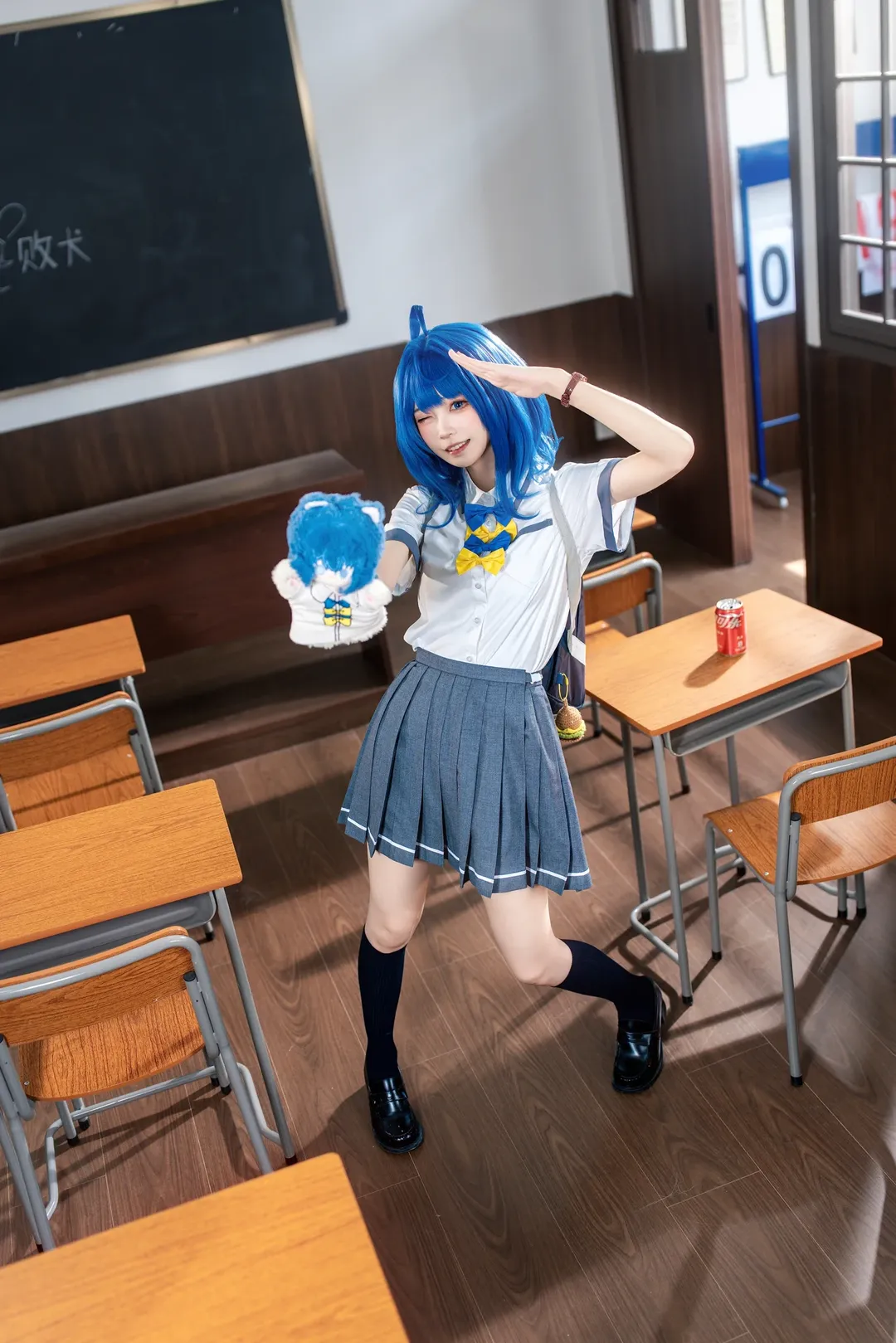 【八奈见杏菜cos】败犬女主太多，课桌上也要叼着面包的快乐 - 第 8 张
