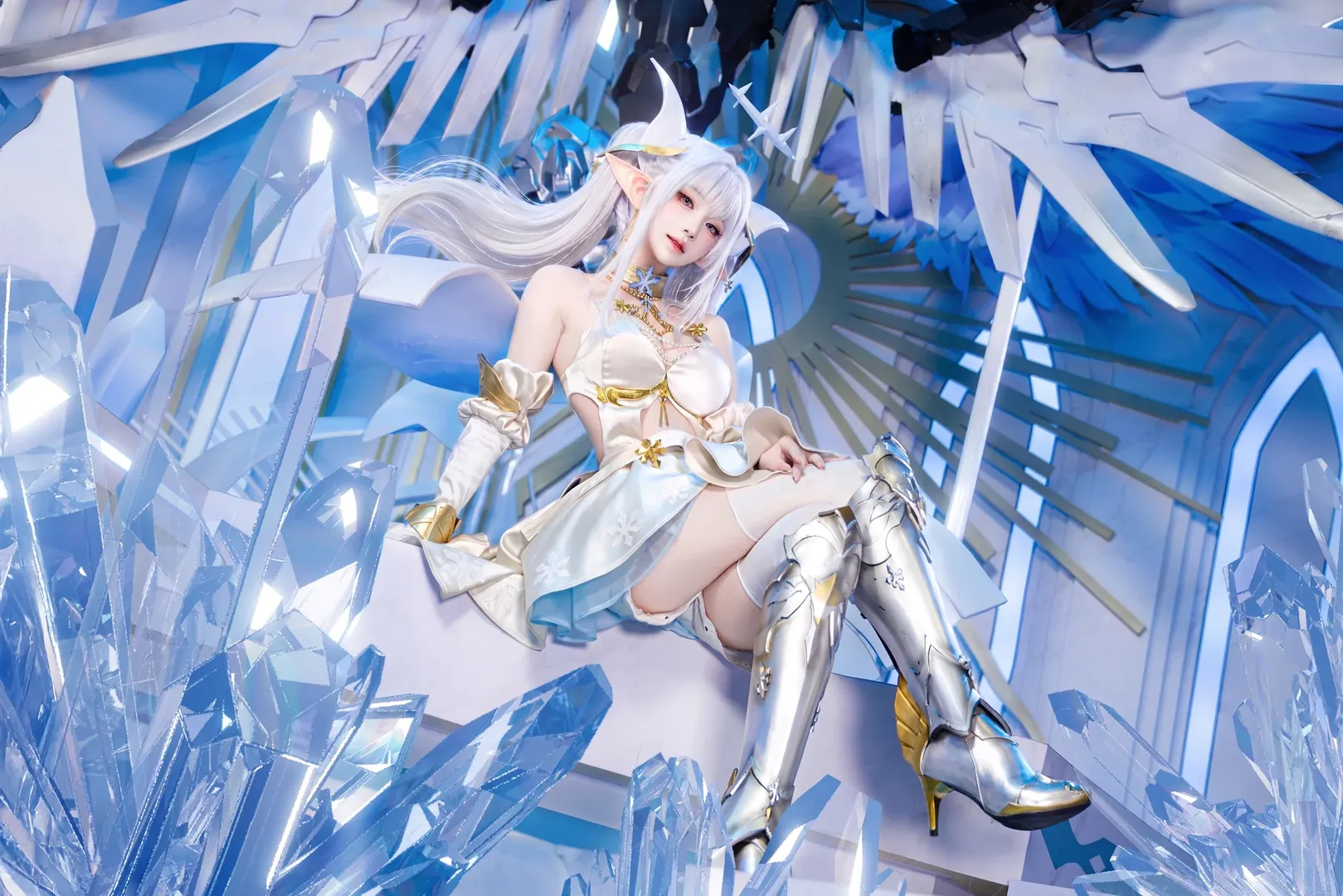 【碧蓝航线cos】精灵战靴搭水晶，冰雪系配色拿捏全场 - 第 3 张