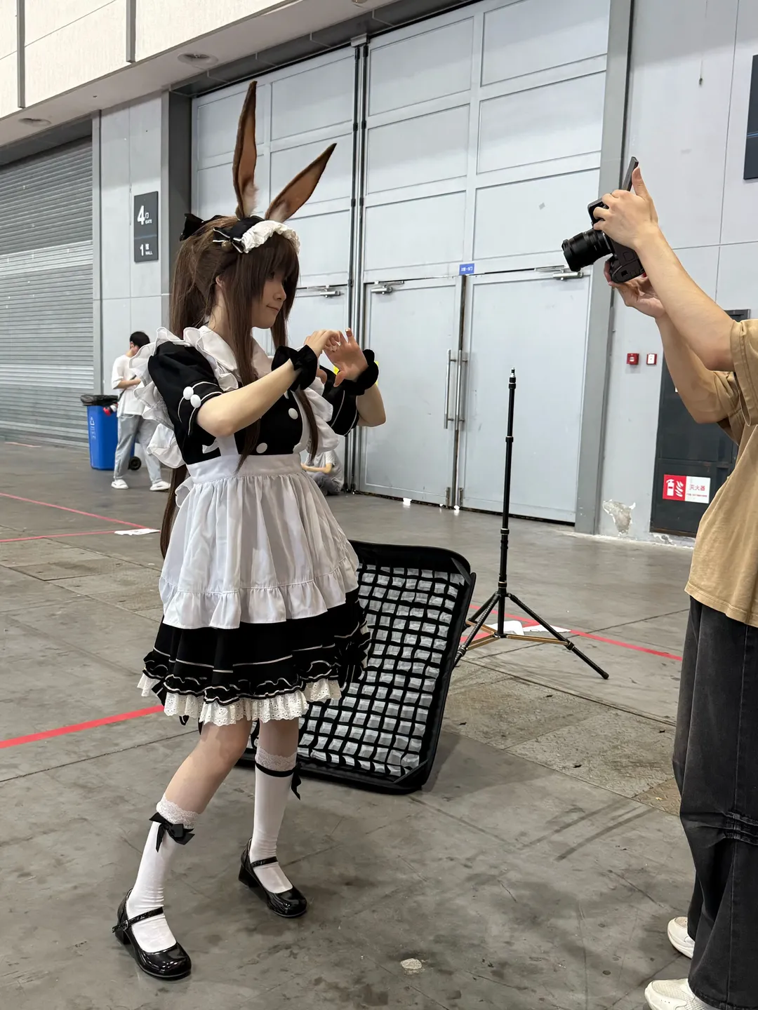 【阿米娅cos】明日方舟里的兔兔女仆拍摄花絮 - 第 2 张