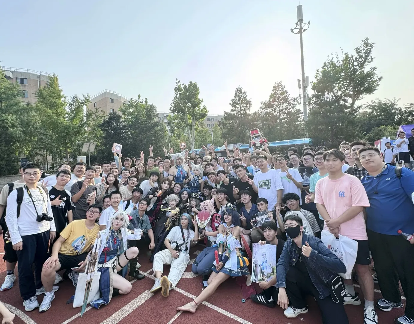【六二二同学cos】清华大学百团大战人流爆棚，累并快乐着的崩铁大团建 - 第 2 张