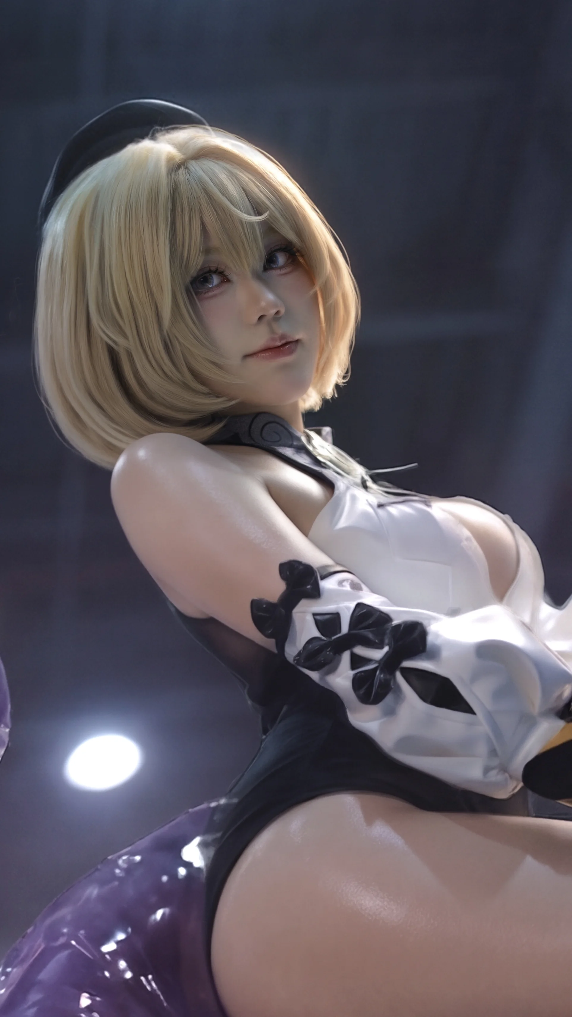 【伊德海莉cos】绝区零的暗影猎手，夜光与触手的交错 - 第 2 张