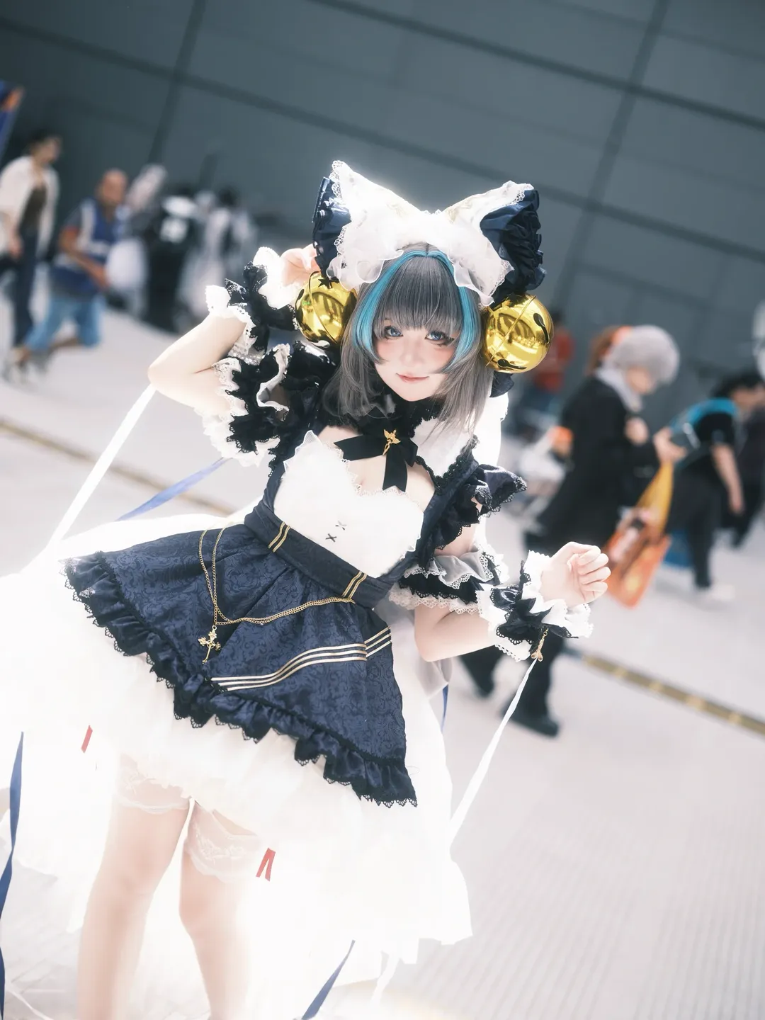 【チェシャー猫コスプレ】アズールレーンに降り注ぐ明るい日差し - 1 枚目