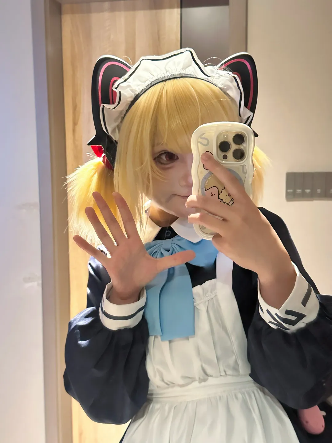 【小桃cos】蔚藍檔案的小桃，角落裡的女僕裝自拍 - 第 2 張