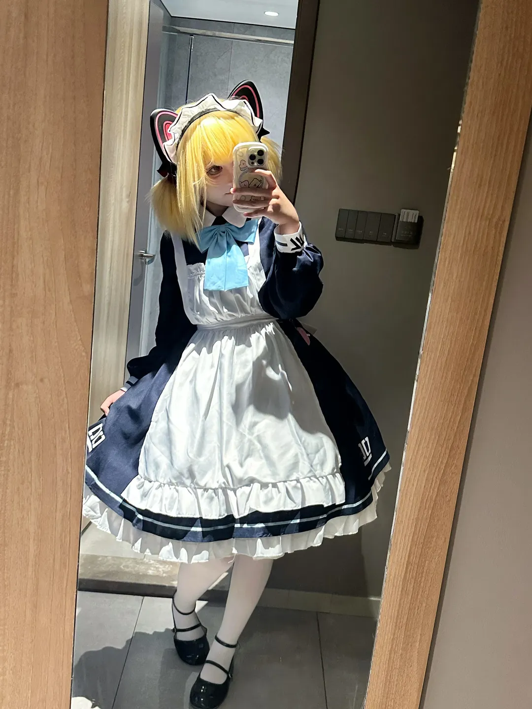 【小桃cos】蔚藍檔案的小桃，角落裡的女僕裝自拍 - 第 5 張
