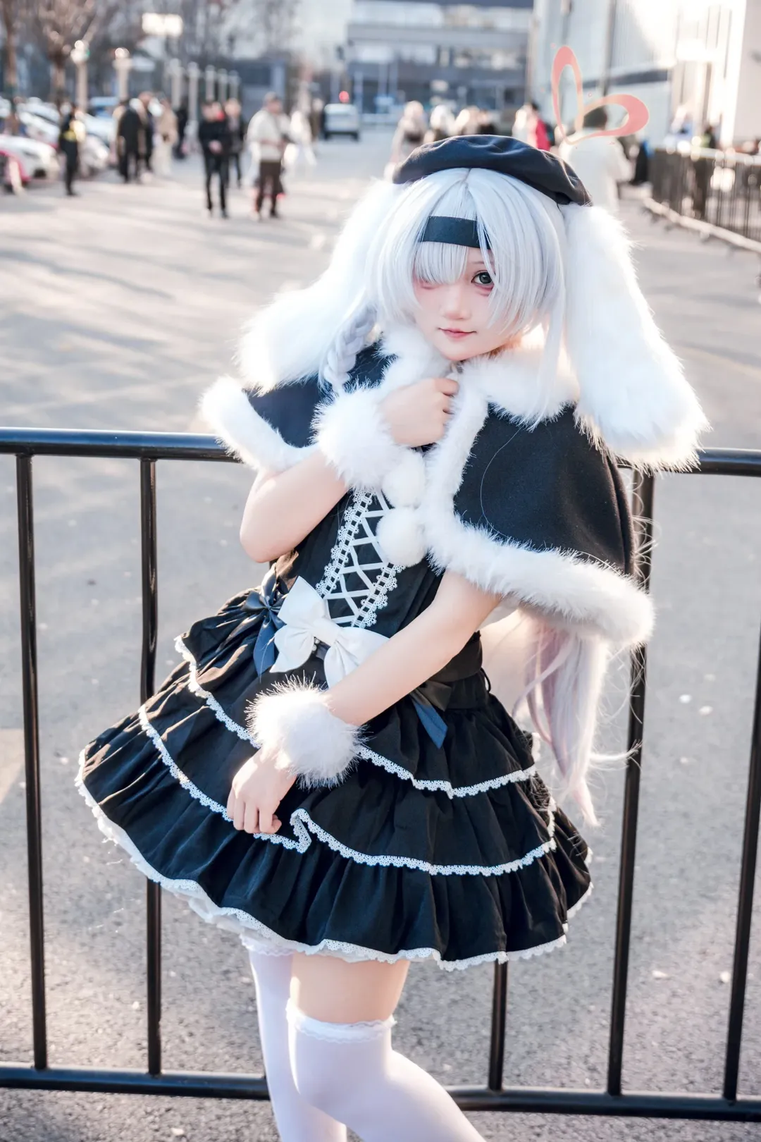 【プラナ コスプレ】ブルーアーカイブ ロップイヤー姿の愛らしい瞬間 - 4 枚目