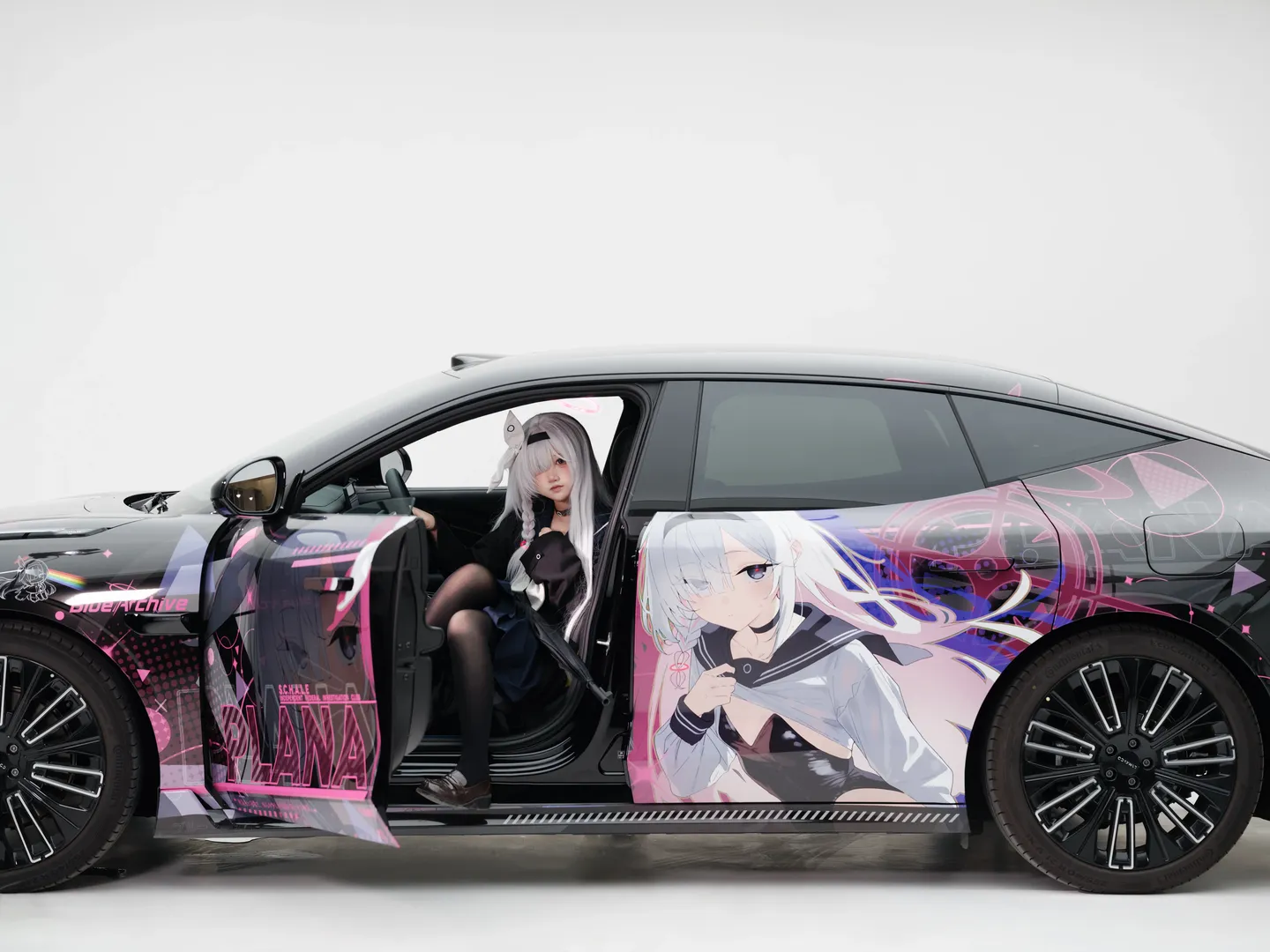 【普拉娜cos】碧蓝档案痛车，当车娘的次元碰撞 - 第 5 张
