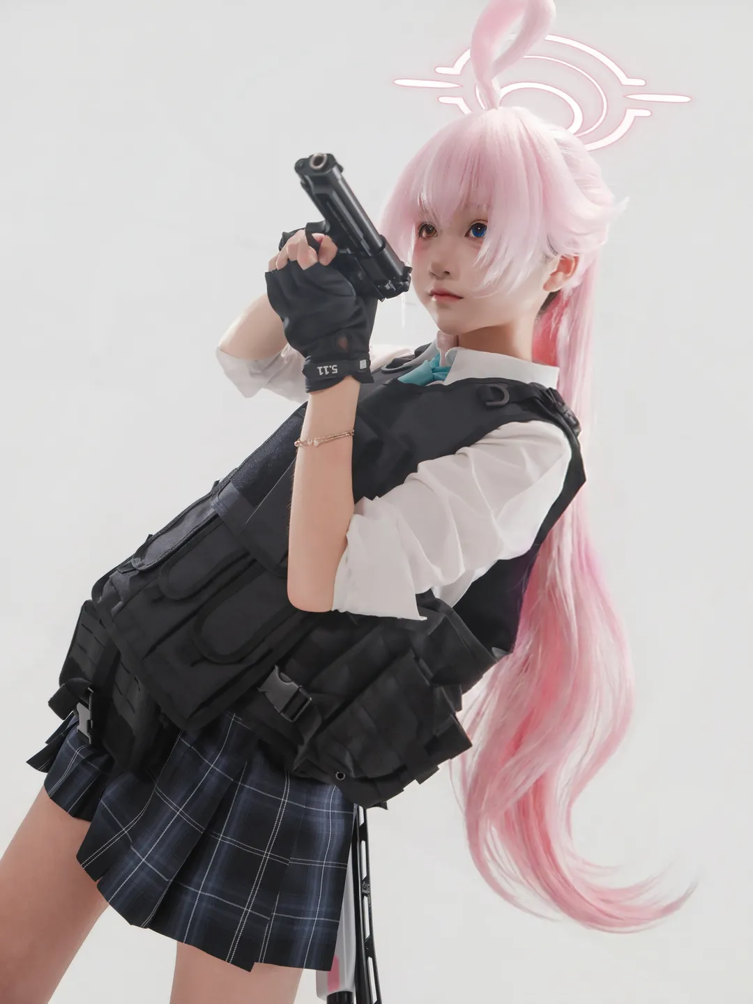 【临战星野cos】蔚蓝档案：瞄准动作定格，纠结后的最终封面