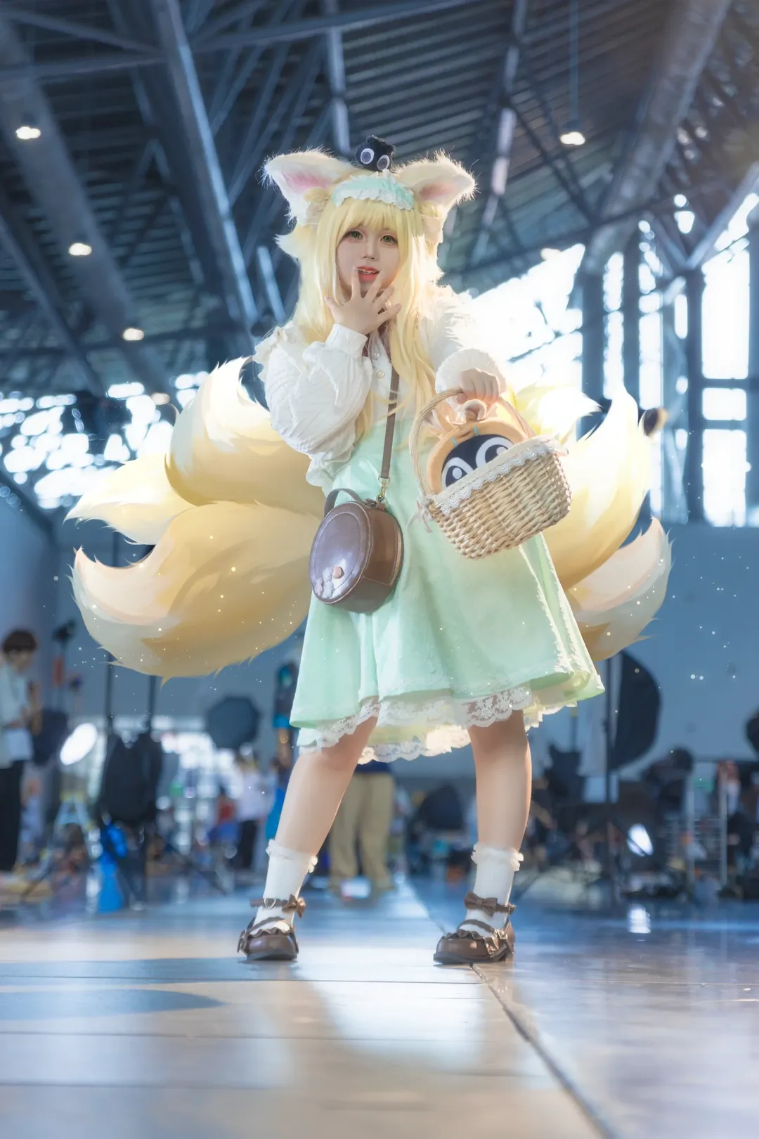 【铃兰cos】明日方舟场照分享，手绘尾巴才是真后期 - 第 3 张