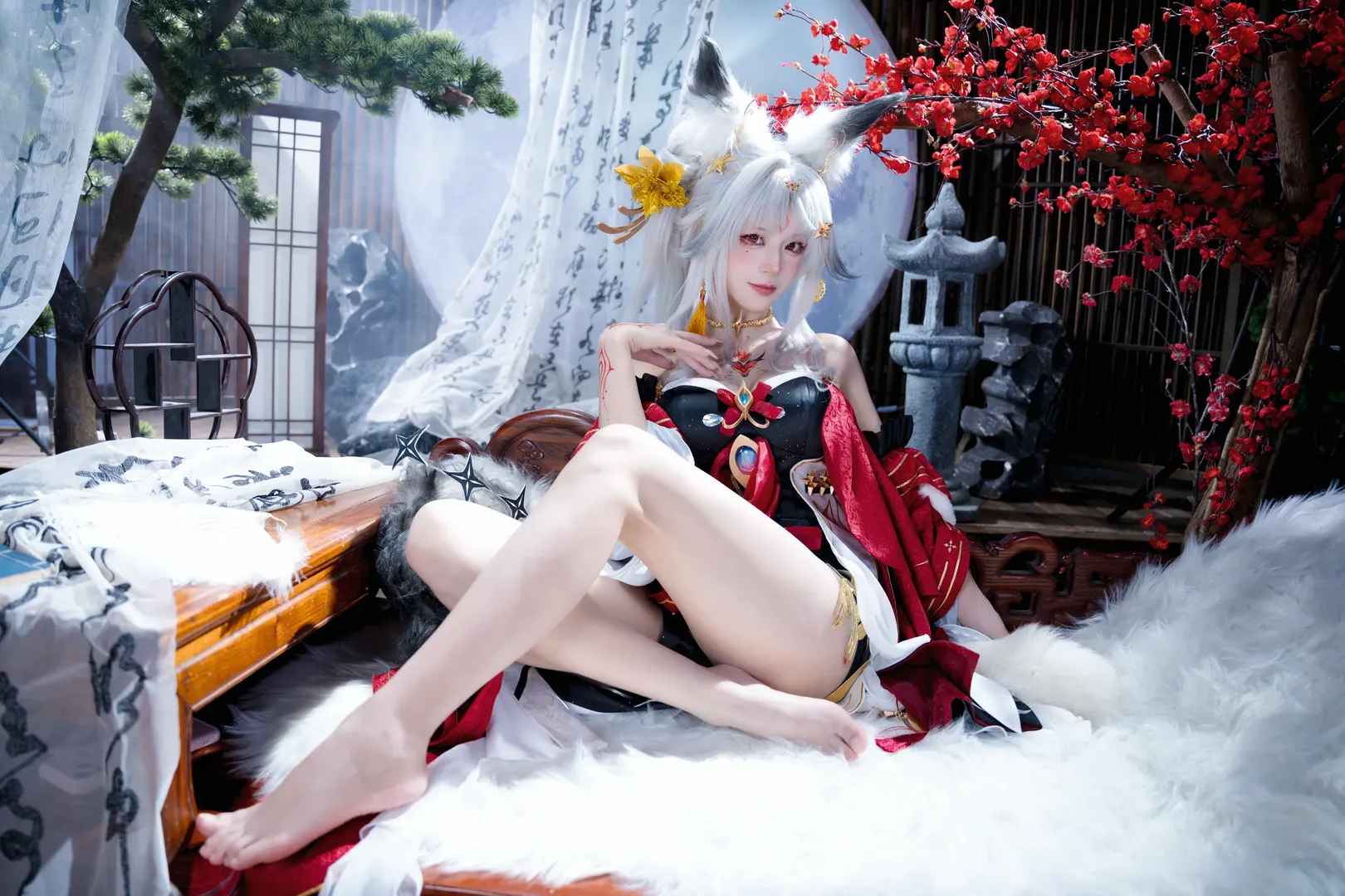 【Hsin cosplay】The Spirit Fox in Wuthering Waves, this red-and-black Chinese-style Xianxia look is simply ethereal - Image 2