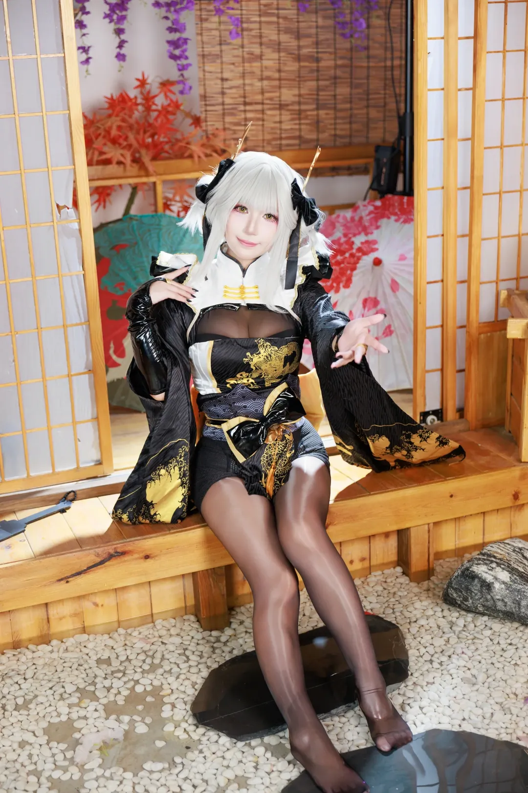 【布兰儿cos】胜利女神nikke的和风庭院黑金造型分享
