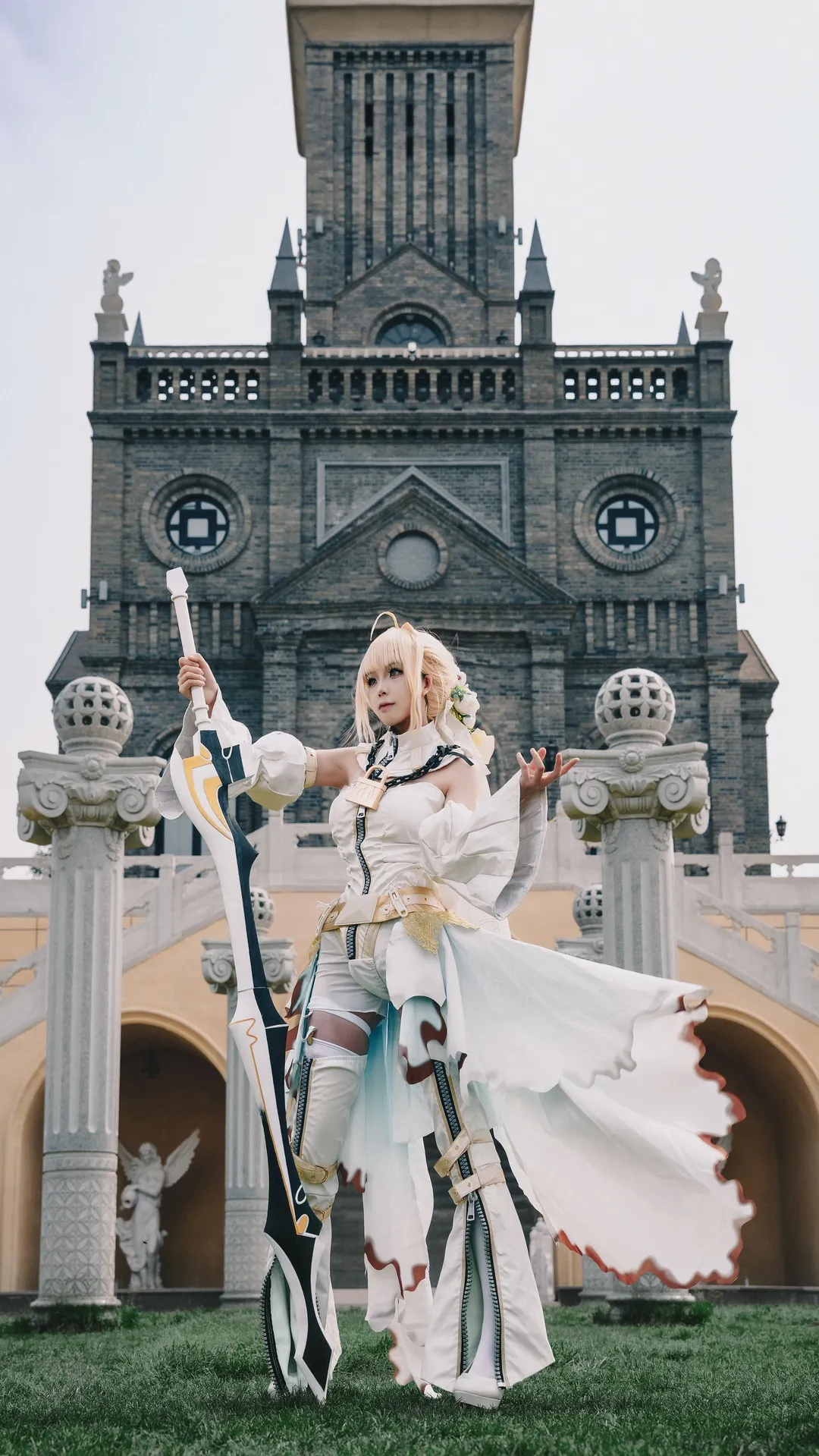 【尼禄花嫁cos】Fate/Grand Order 星辰驰骋的终幕蔷薇 - 第 2 张