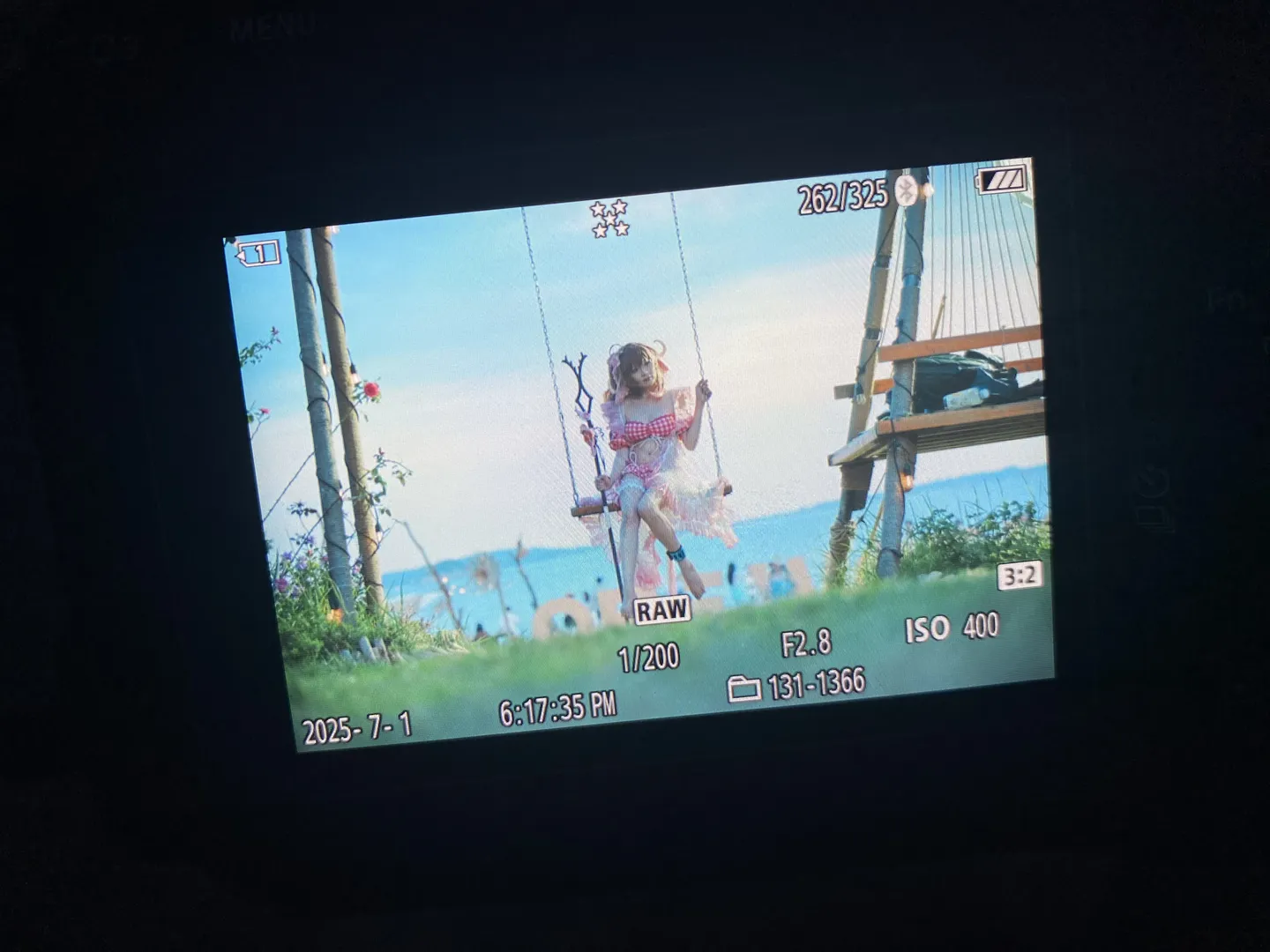 【艾雅法拉cos】明日方舟夏卉泳装，海岛夕阳下的大胜利 - 第 6 张