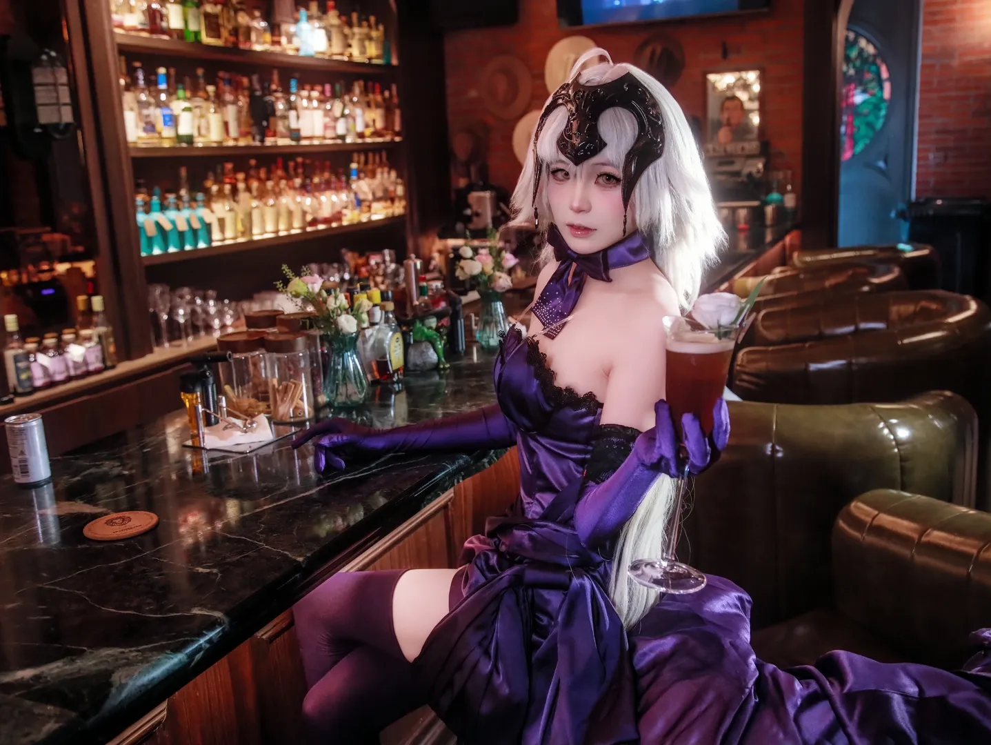 【醉贞cos】Fate/Grand Order 黑贞德的酒吧微醺瞬间 - 第 3 张
