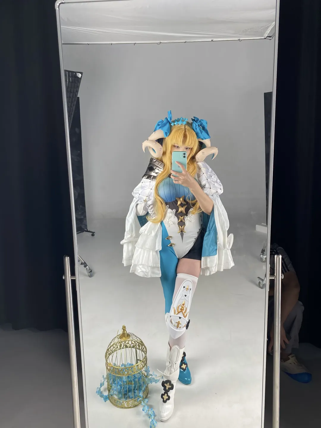 【艾蕾什基伽尔cos】白棚下的冥界女神，不对称设计的魅力 - 第 4 张