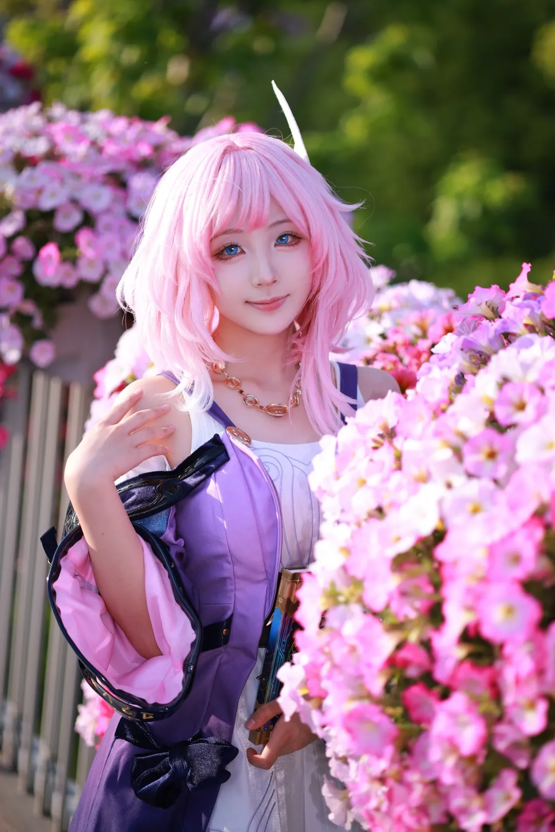 [Little Cyrene cosplay] Honkai: Star Rail — Meeting Gentleness Hidden in the Flowers - Image 2