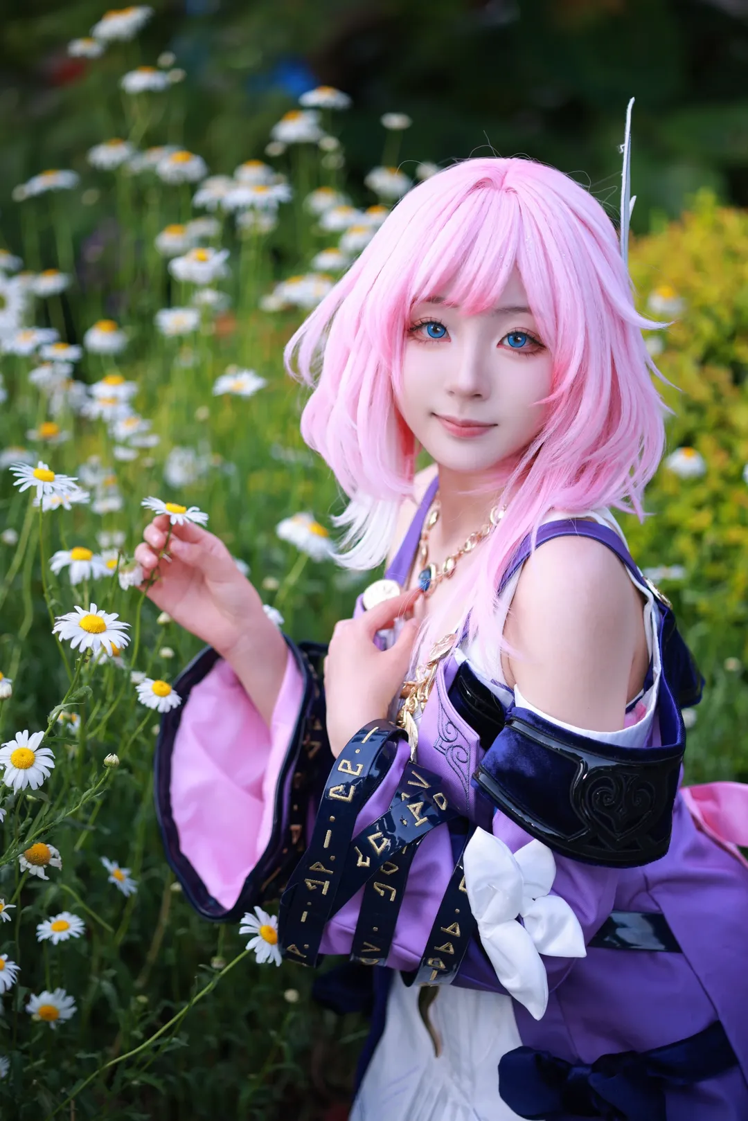 [Little Cyrene cosplay] Honkai: Star Rail — Meeting Gentleness Hidden in the Flowers - Image 4