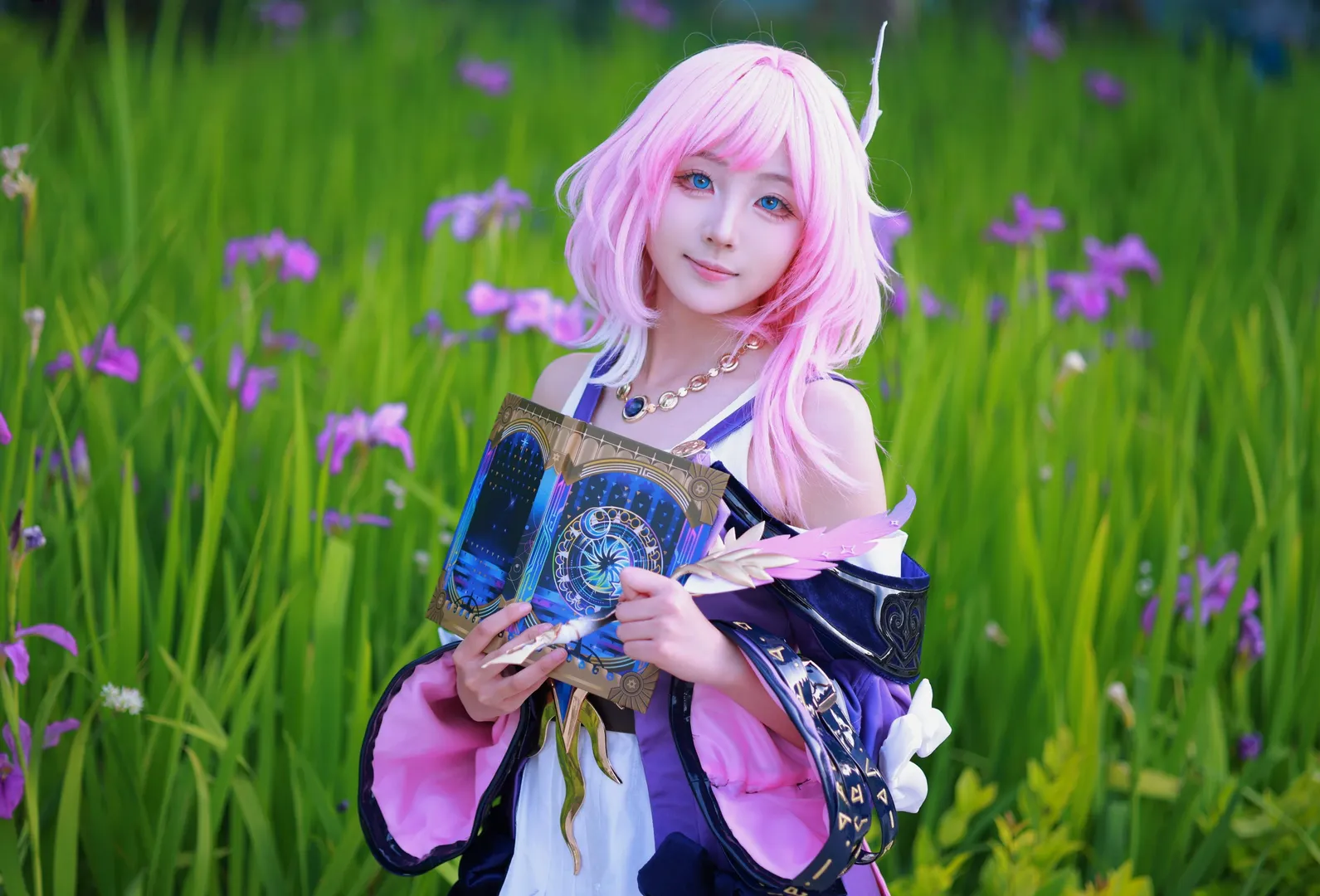 [Little Cyrene cosplay] Honkai: Star Rail — Meeting Gentleness Hidden in the Flowers - Image 5