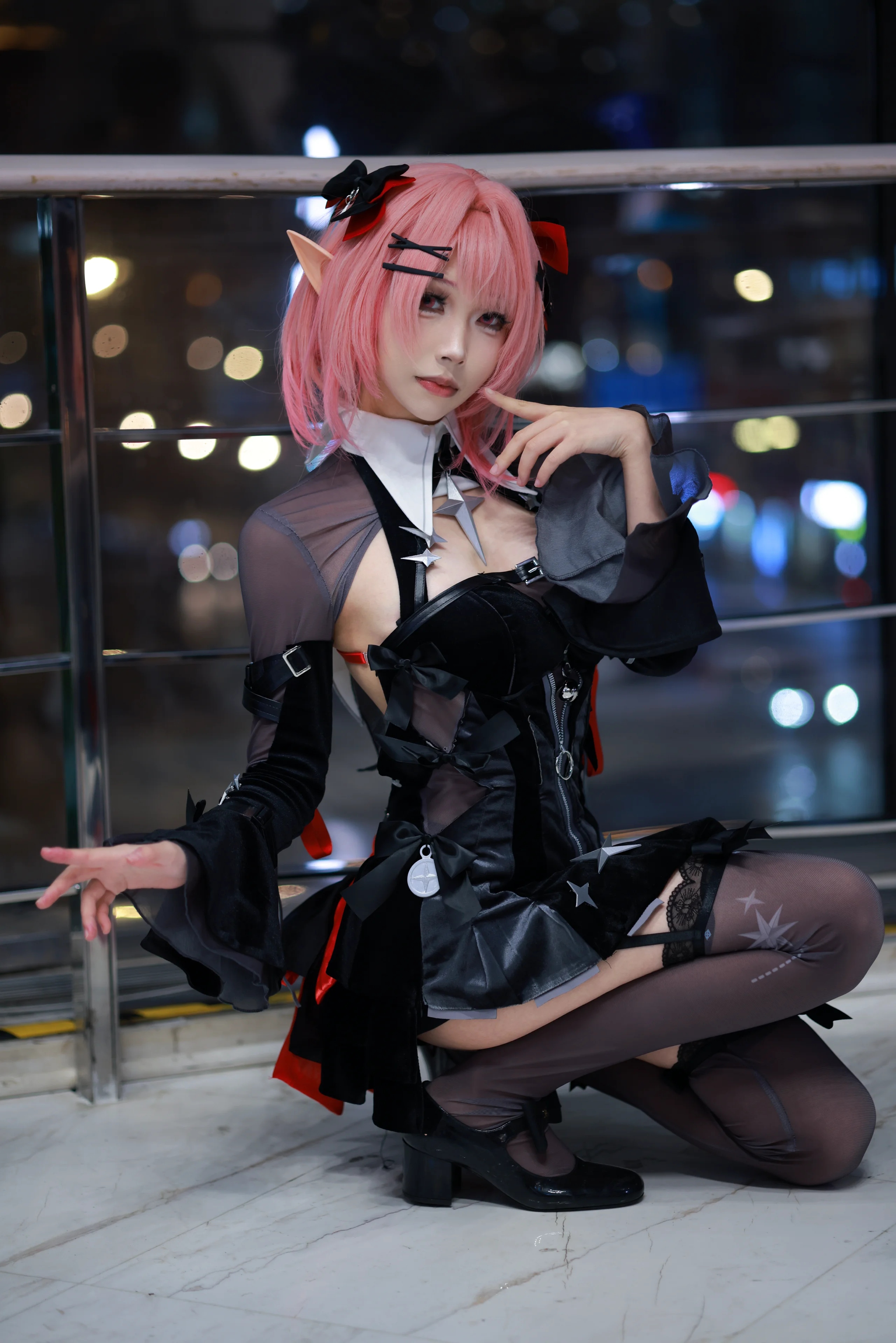 【拉米尔cos】绝区零里的粉发精灵，夜晚栏杆边的随拍 - 第 4 张