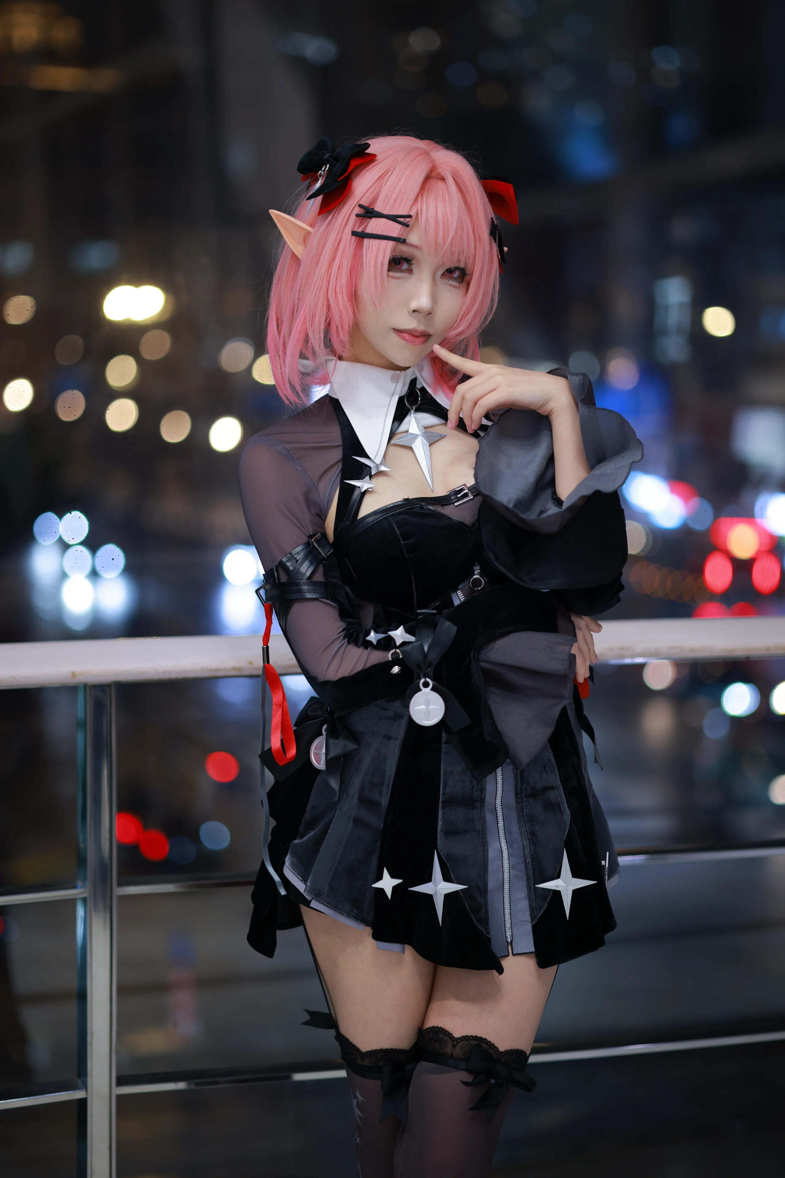【拉米尔cos】绝区零里的粉发精灵，夜晚栏杆边的随拍 - 第 5 张