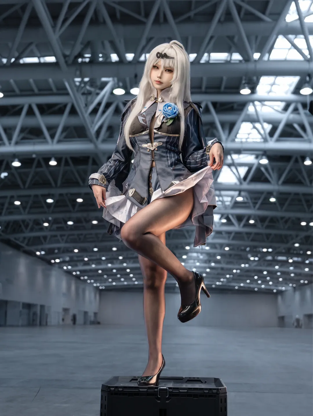 【仪玄cos】绝区零场照全记录，单腿站立拍摄技巧分享 - 第 2 张