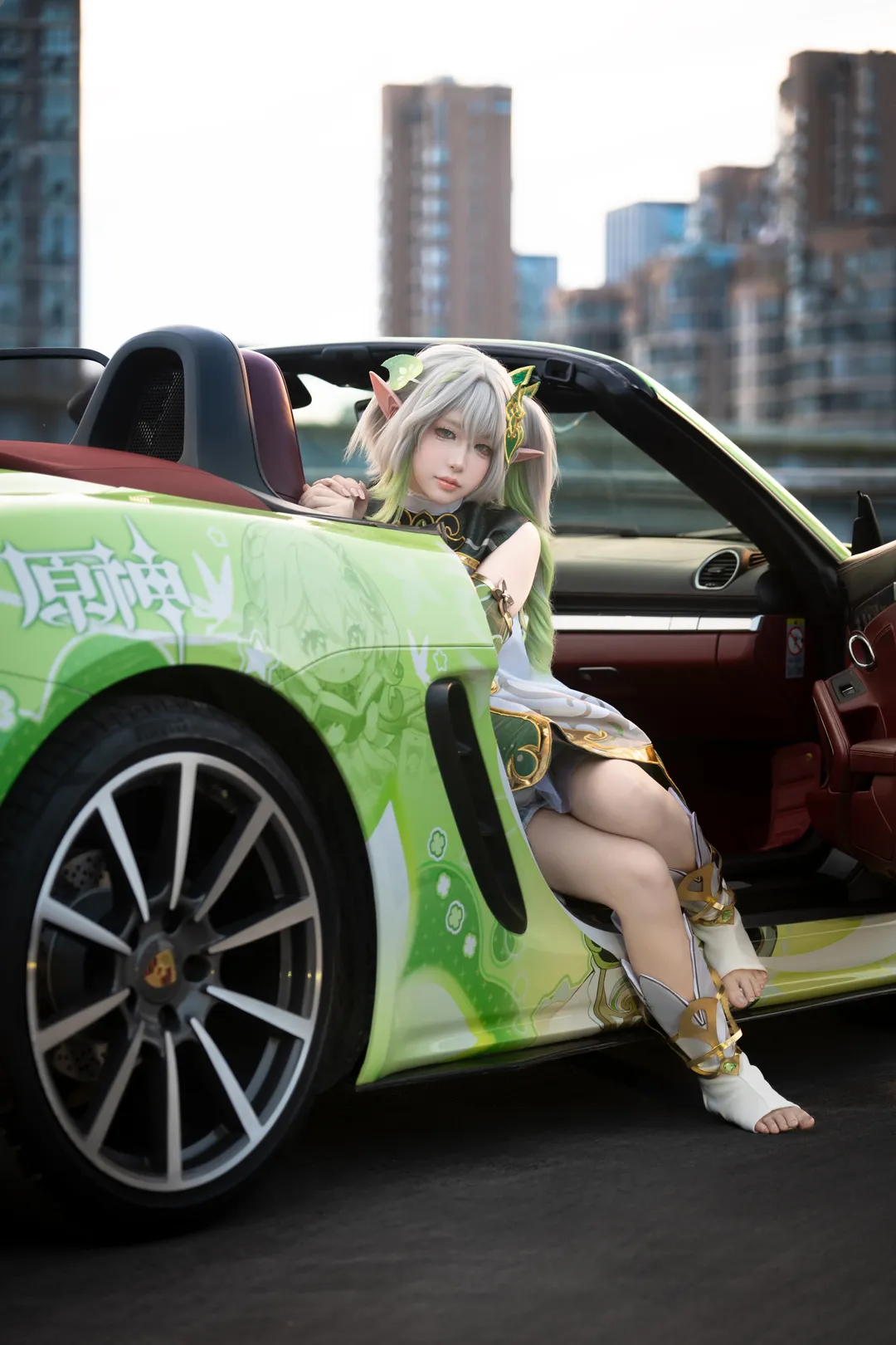 【纳西妲cos】驾驶专属萝莉痛车，在绿意中感受须弥微风 - 第 7 张