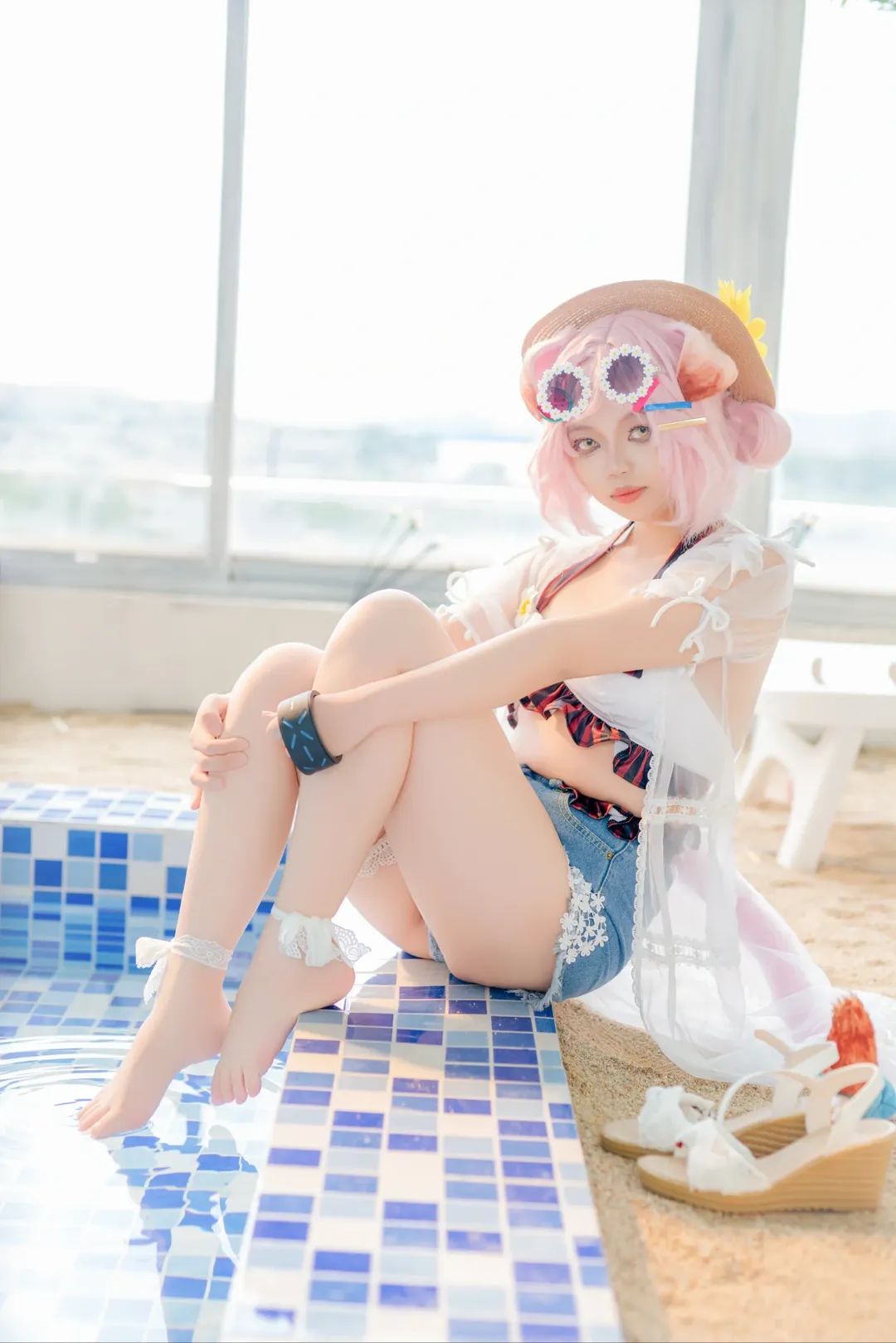 【澄闪cos】阳光下的清澈泳池边