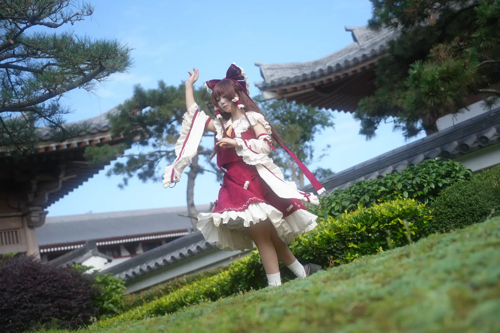 【博丽灵梦cos】东方Project的红白巫女与夏日庭院