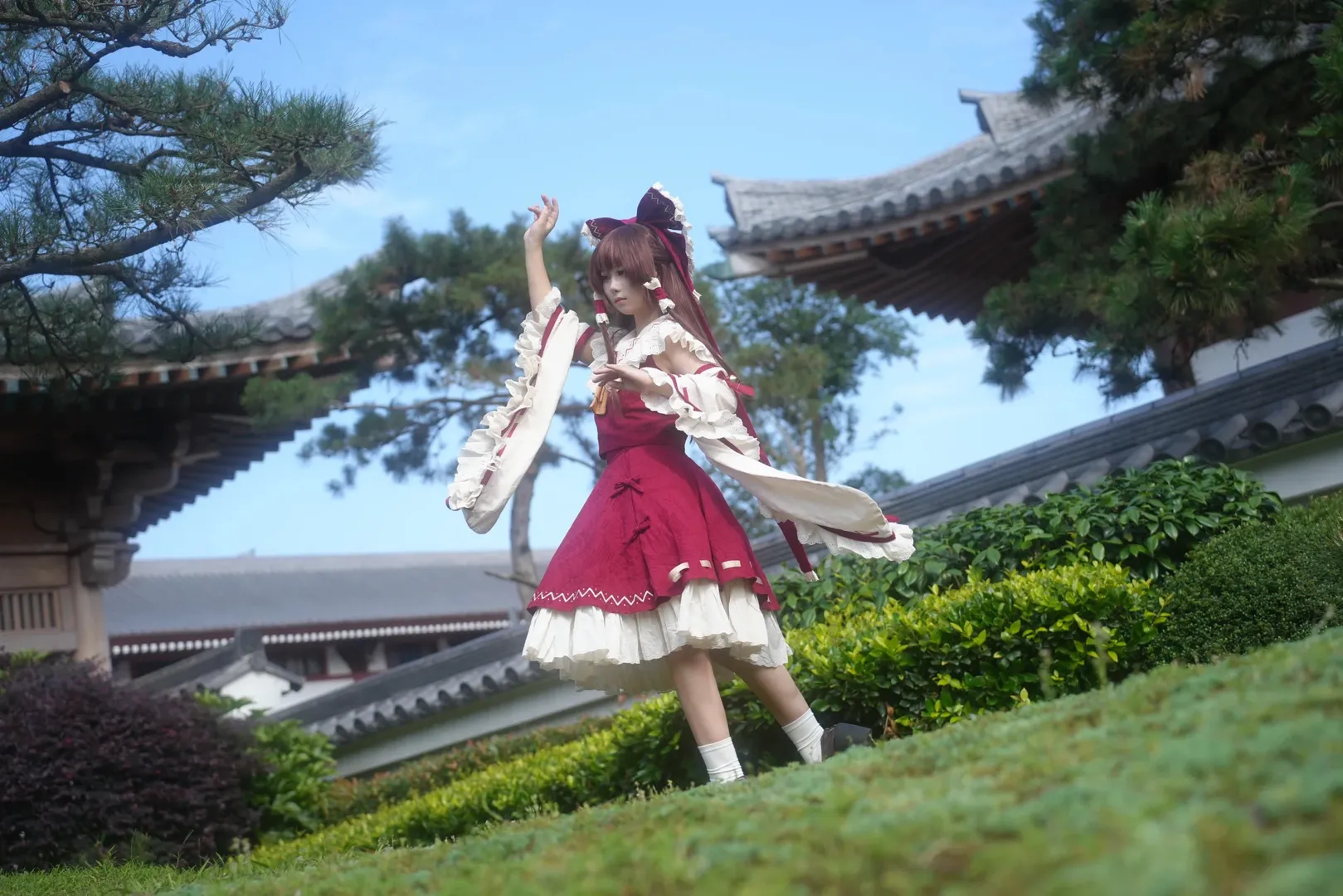 【博丽灵梦cos】东方Project的红白巫女与夏日庭院 - 第 3 张