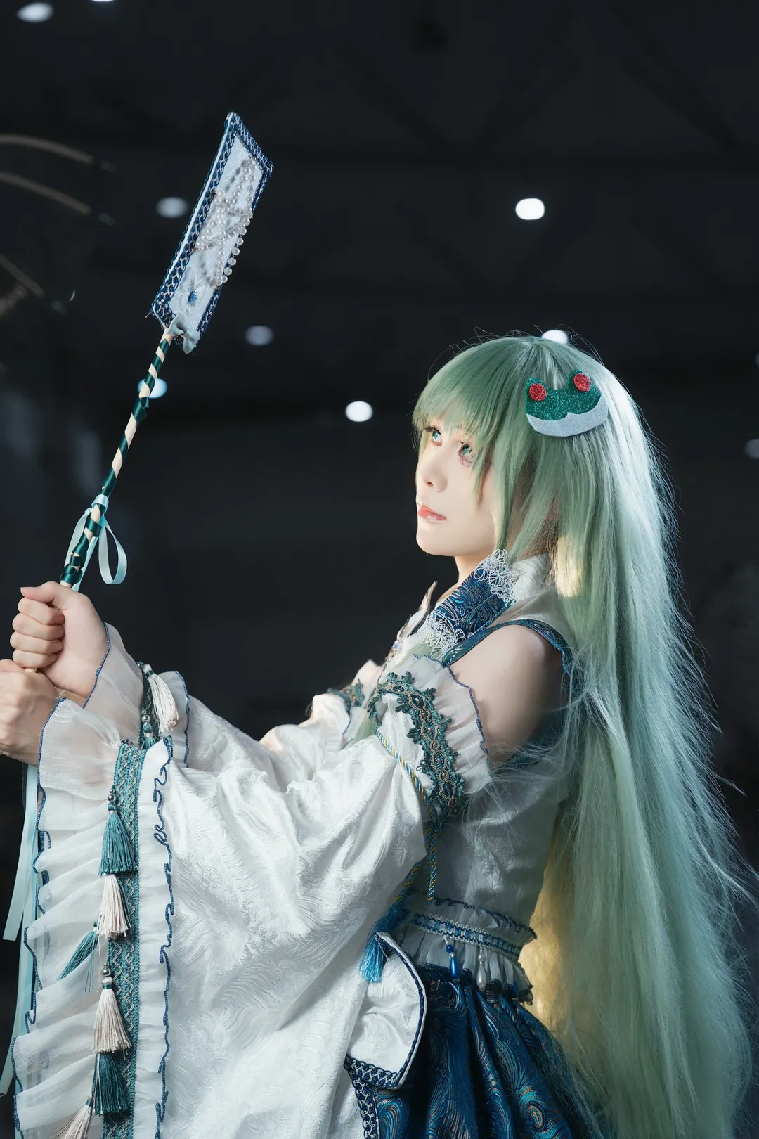 【东风谷早苗cos】东方project风祝巡游，发现了最像女孩子的角度 - 第 1 张
