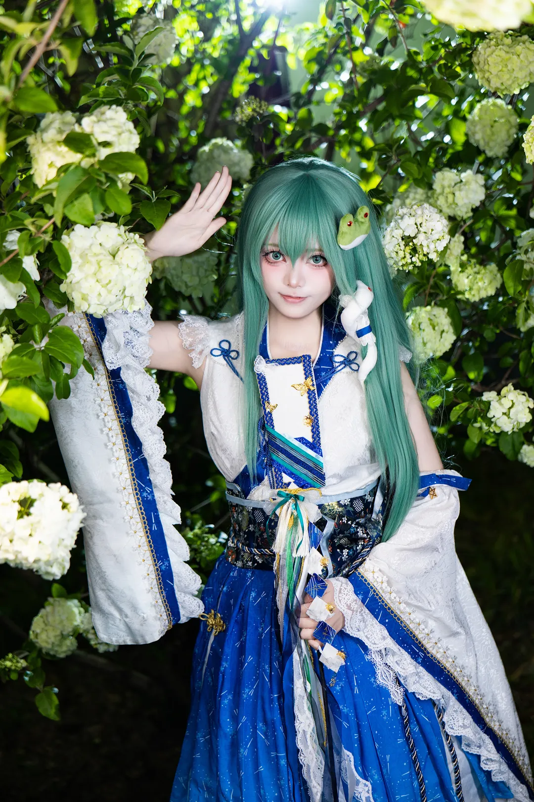 【东风谷早苗cos】东方Project的夏日晴空与绣球花丛