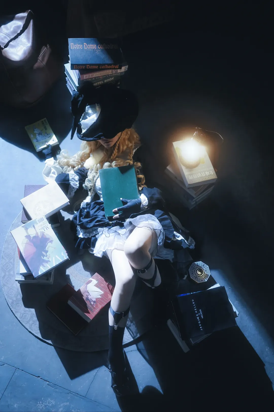 【雾雨魔理沙cos】安静的魔法使，在书海中的午后时光 - 第 1 张