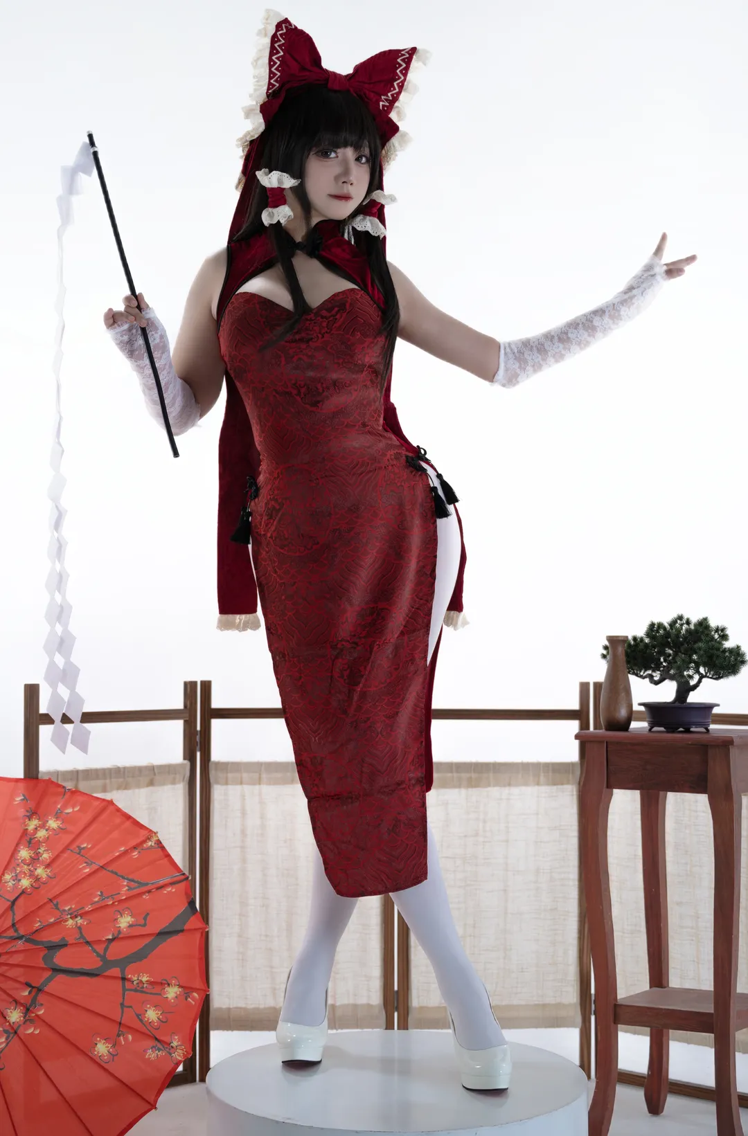 【博丽灵梦cos】东方Project，穿改良红旗袍的巫女和迟来的奉纳 - 第 1 张