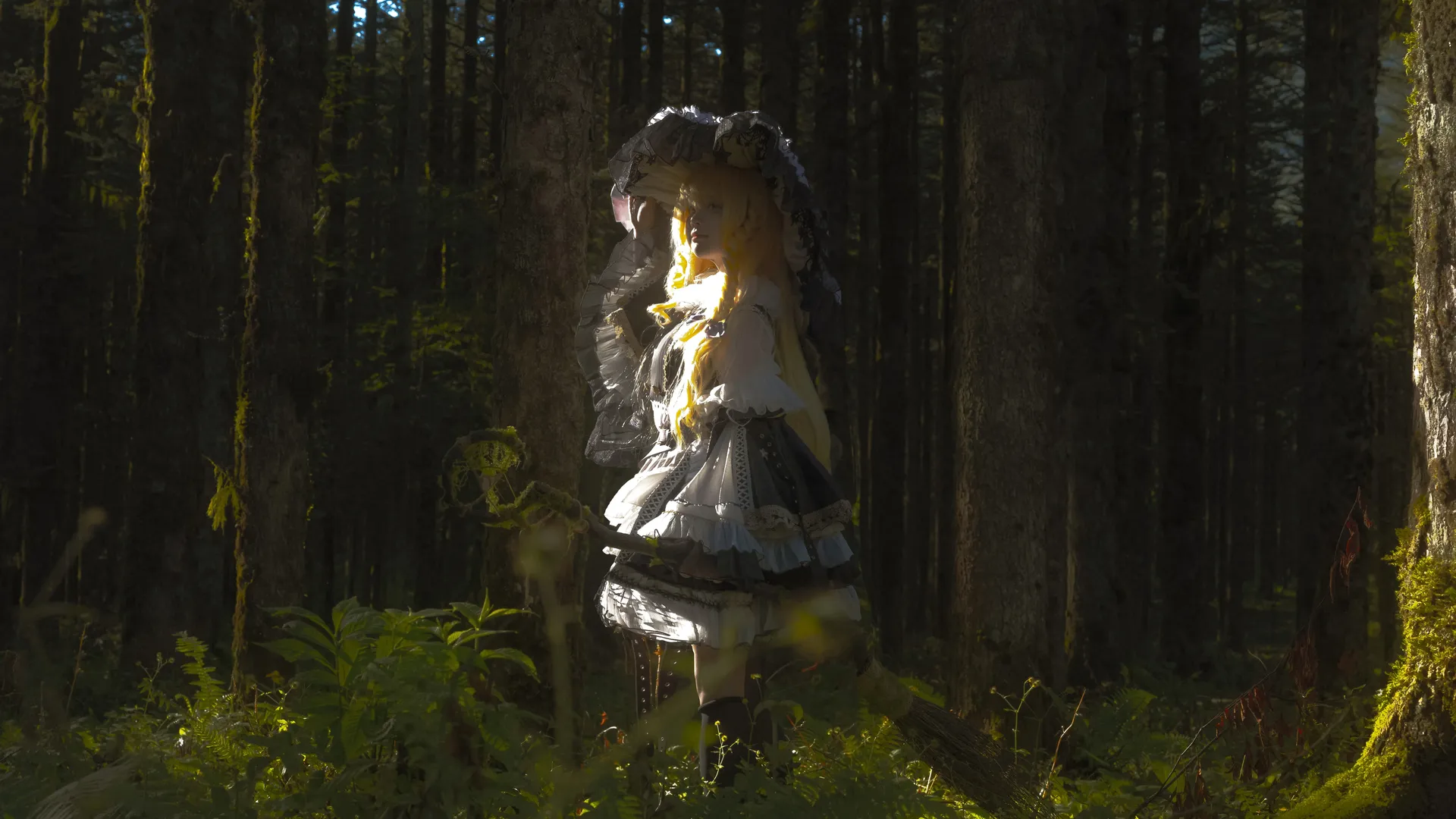 【雾雨魔理沙cos】东方project森林旅拍，捕捉恰到好处的光