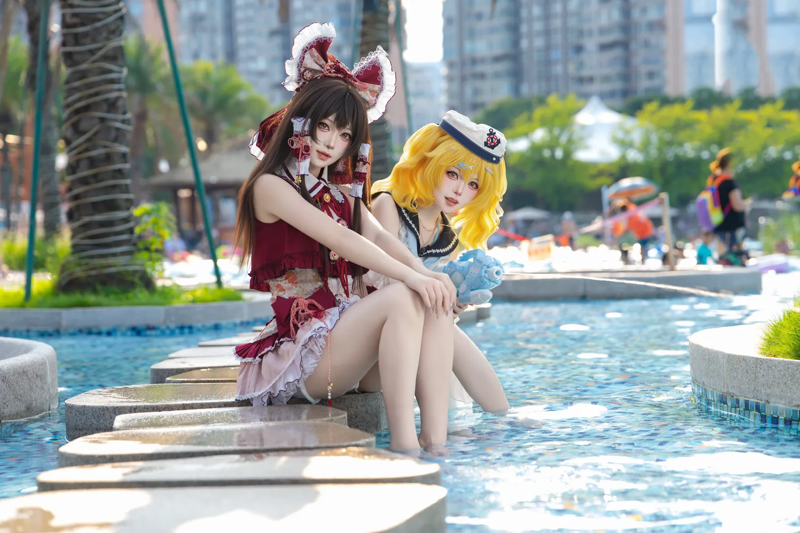 【博丽灵梦cos】东方project夏日水池边，与北白河千百合的二设泳装搭档 - 第 2 张