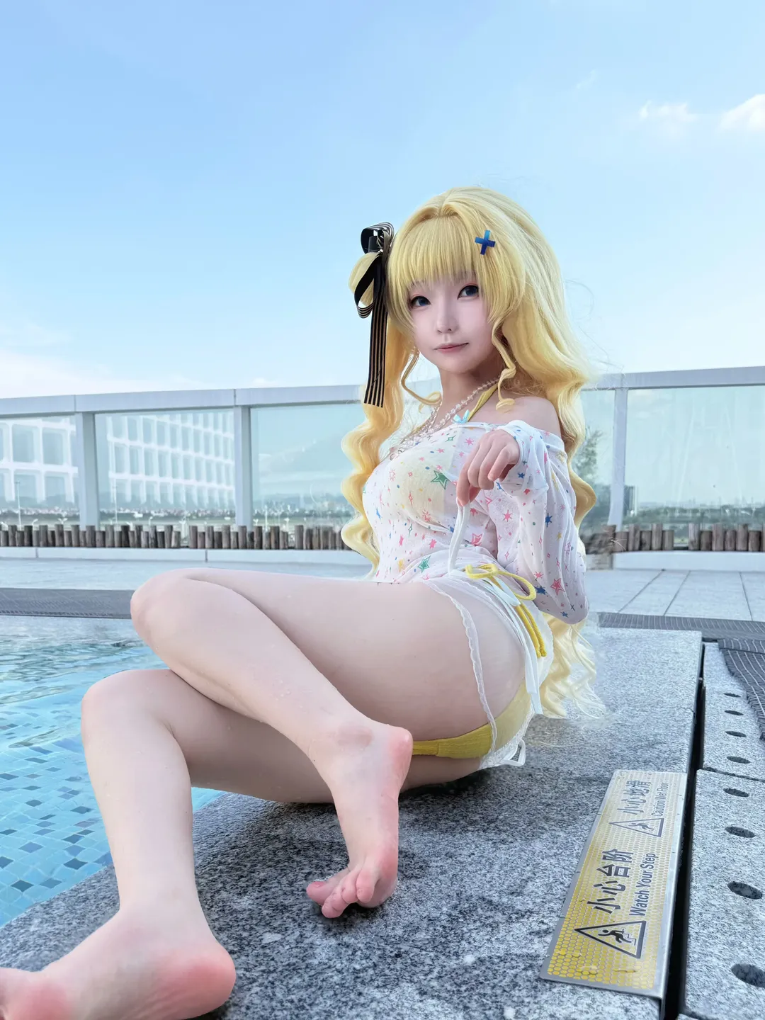 【菲比cos】鸣潮私设夏日泳池边的一抹光影