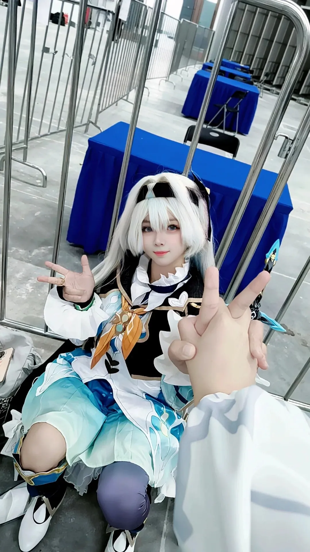【流萤cos】崩坏星穹铁道线下展的真实互动瞬间