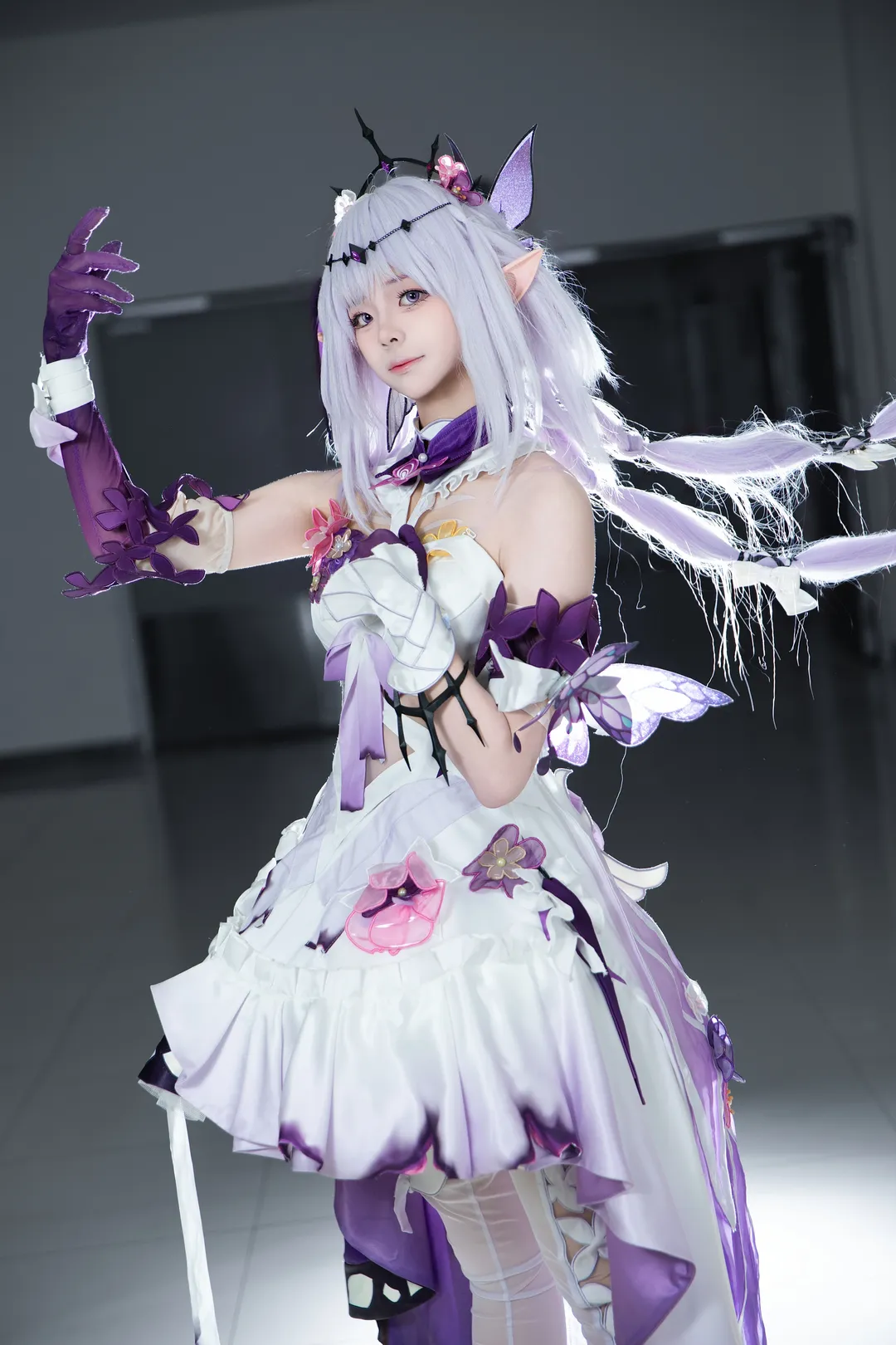 [Castorice Cosplay] The Serene Stance in Honkai: Star Rail - Image 1