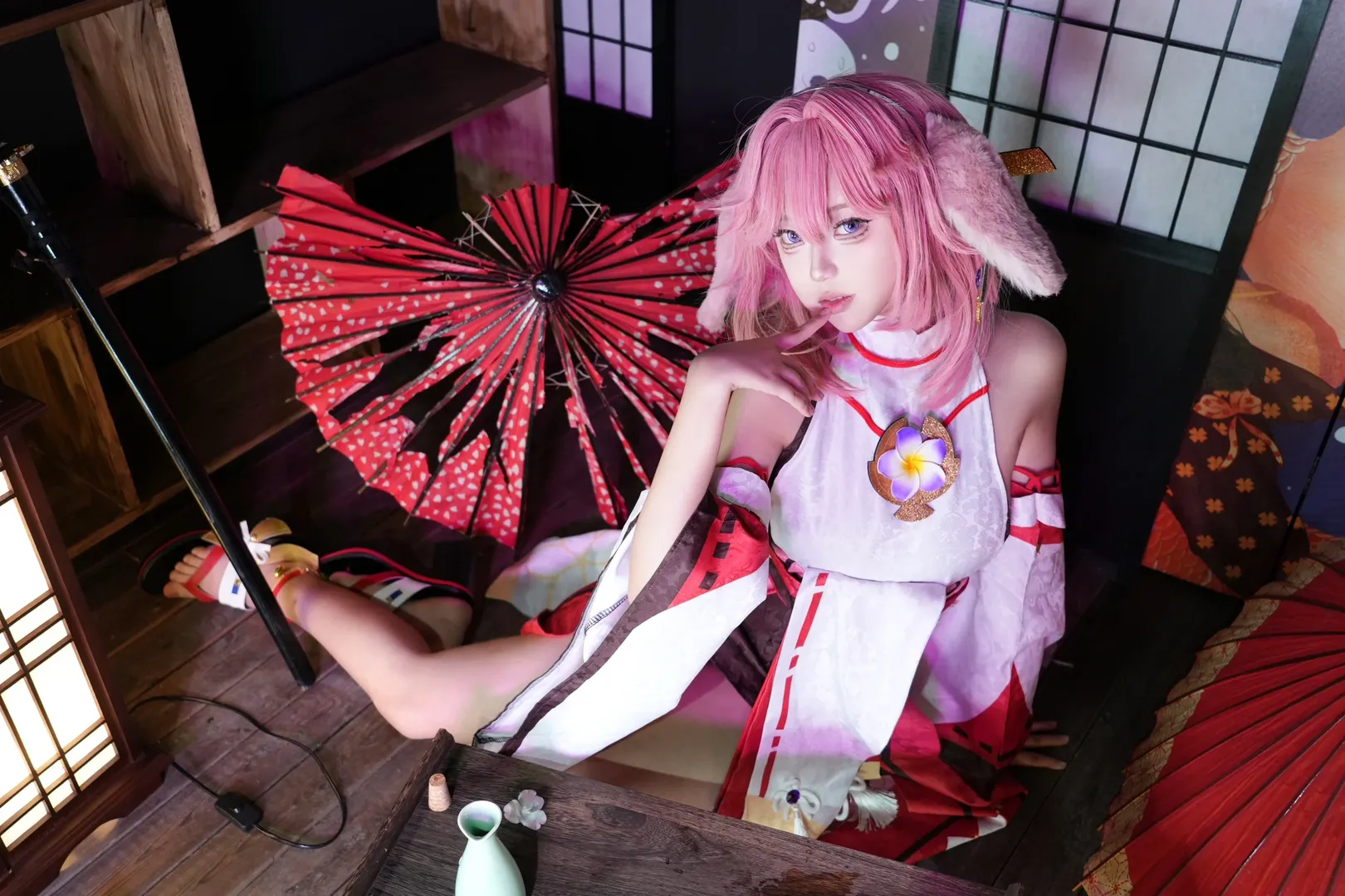 【八重神子cos】粉毛狐耳与红白和服，再现屑狐狸本狐