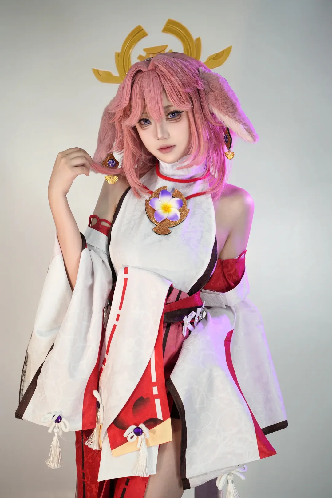 【八重神子cos】粉毛狐耳与红白和服，再现屑狐狸本狐 - 第 2 张