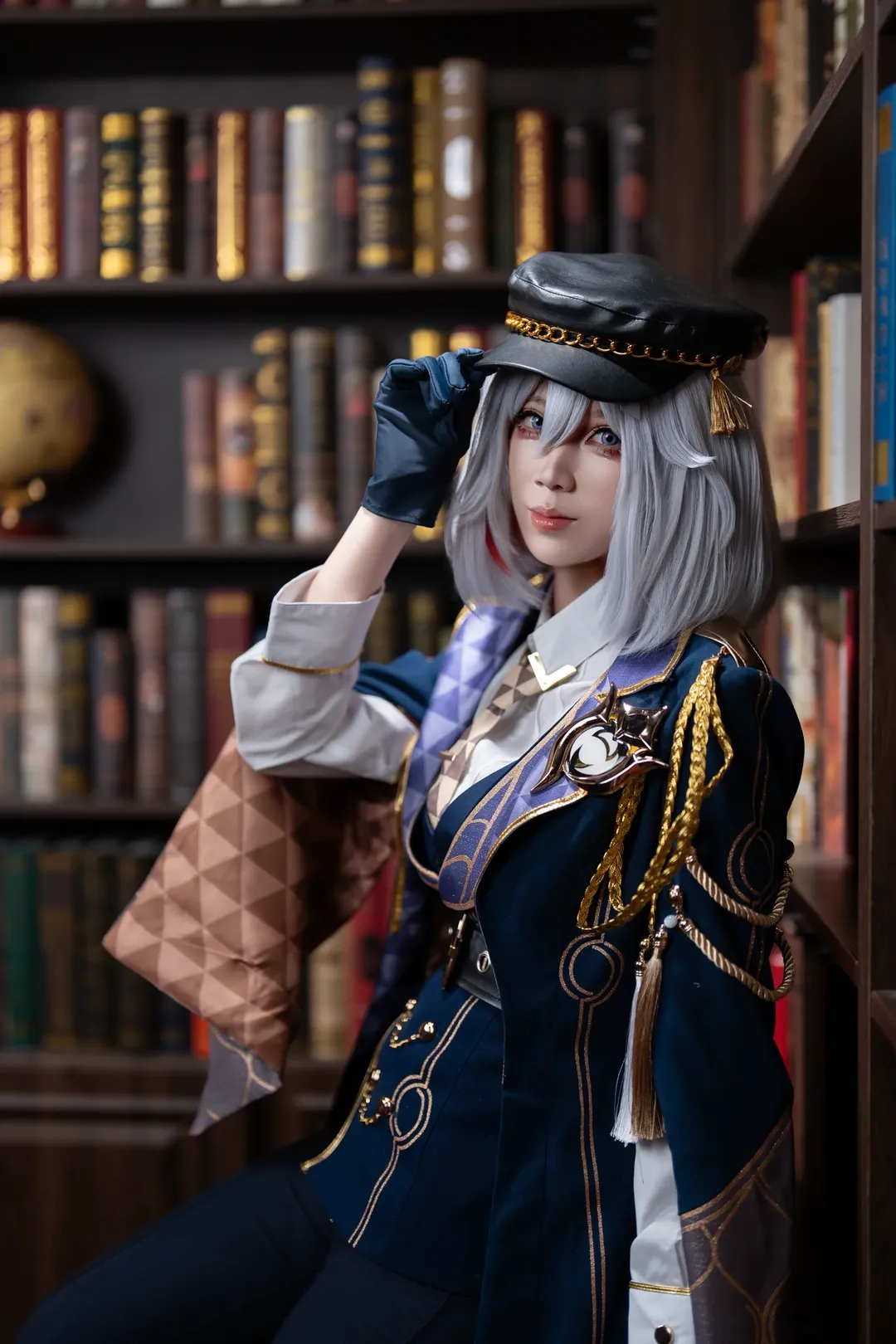 【托帕cos】崩坏星穹铁道，在幻想空间复古老书房处理战略投资部业务 - 第 11 张