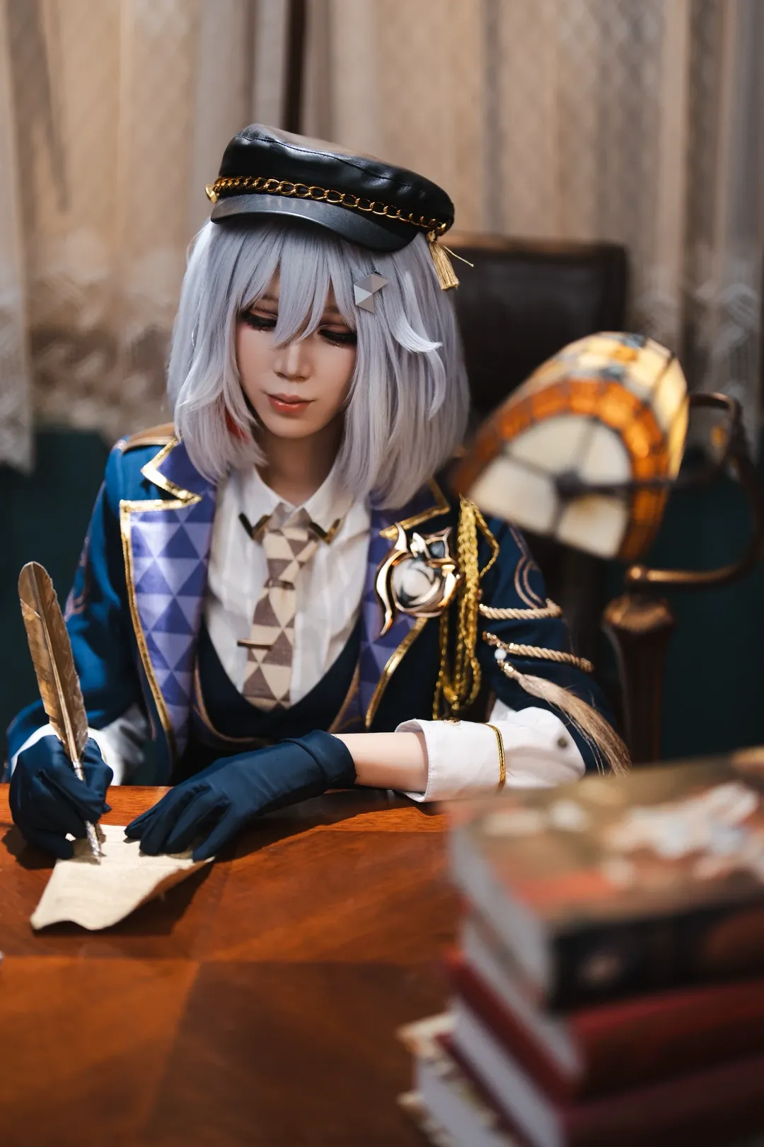 【托帕cos】崩坏星穹铁道，在幻想空间复古老书房处理战略投资部业务 - 第 2 张