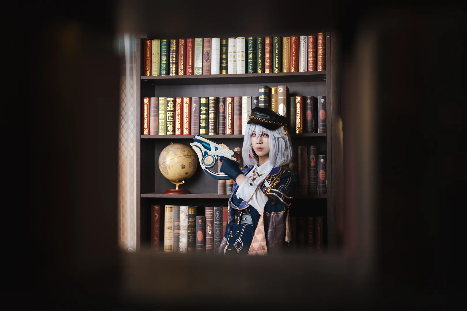【托帕cos】崩坏星穹铁道，在幻想空间复古老书房处理战略投资部业务 - 第 9 张