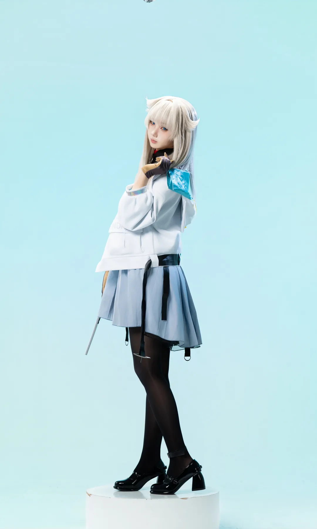 【Perlica cosplay】Arknights: Endfield: Pose Reference Under a Light Blue Studio Setting - Image 14