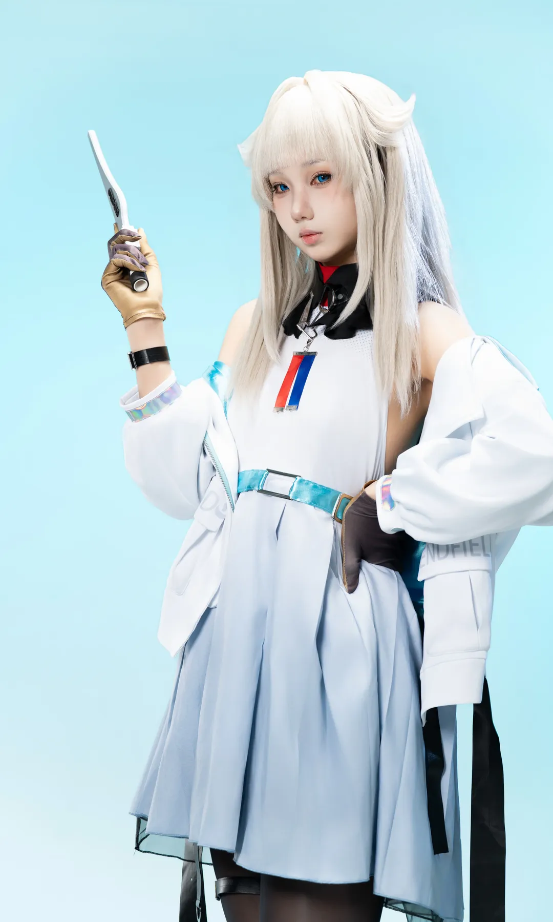 【Perlica cosplay】Arknights: Endfield: Pose Reference Under a Light Blue Studio Setting - Image 9